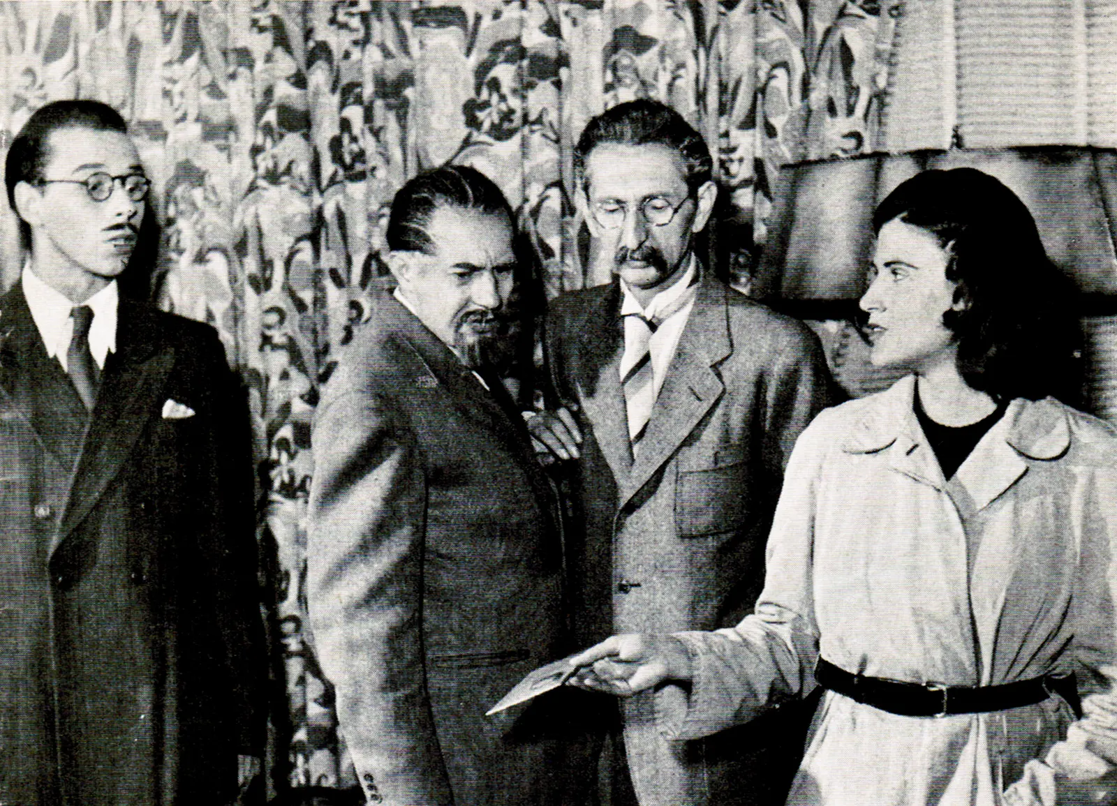 Bild: 5: „Ninotchka“ von Melchior Lengyel mit (v. links) Siegurd Fitzek, Jonny Goertz, Franz Steinmüller, Eva Köhrer