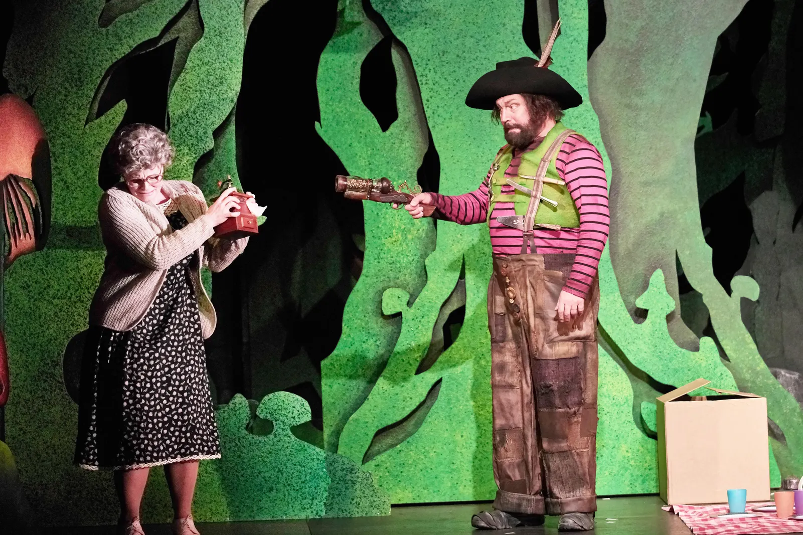 DER RÄUBER HOTZENPLOTZ von Otfried Preußler Spielzeit 2018/2019 / Premiere: 29.11.2018 Diana Gantner, Andreas Klaue Foto: Martin Sigmund