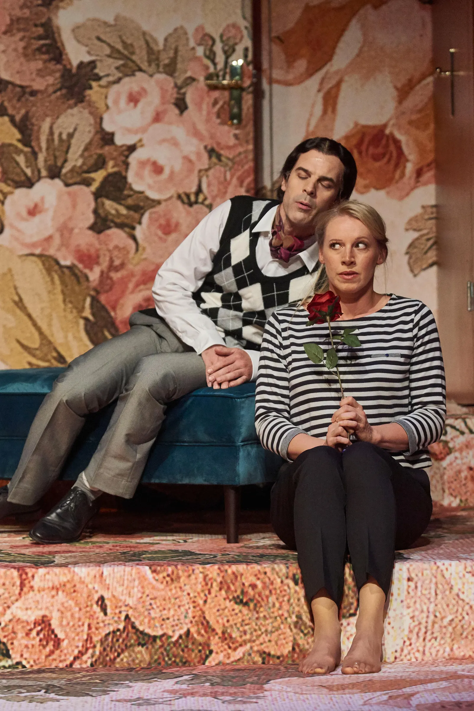 MONSIEUR CLAUDE UND SEINE TÖCHTER nach dem gleichnamigen Film von Philippe de Chauveron und Guy Laurent Für die Bühne adaptiert von Stefan Zimmermann Spielzeit 2018/2019 / Premiere…