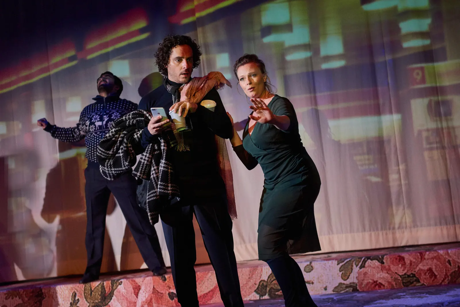 MONSIEUR CLAUDE UND SEINE TÖCHTER nach dem gleichnamigen Film von Philippe de Chauveron und Guy Laurent Für die Bühne adaptiert von Stefan Zimmermann Spielzeit 2018/2019 / Premiere…