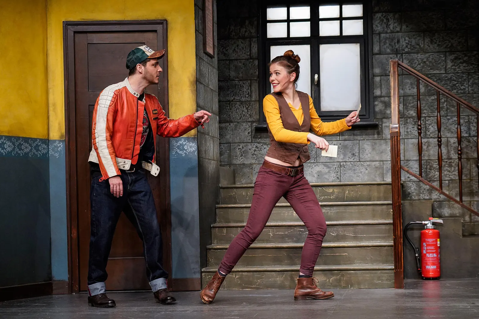 TRATSCH AM TREPPAHAUS Komödie von Jens Exler / Bearbeitet von Florian Battermann Ins Schwäbische übertragen von Monika Hirschle Spielzeit 2018/2019 / Premiere: 16.11.2018 Jörg Paul…