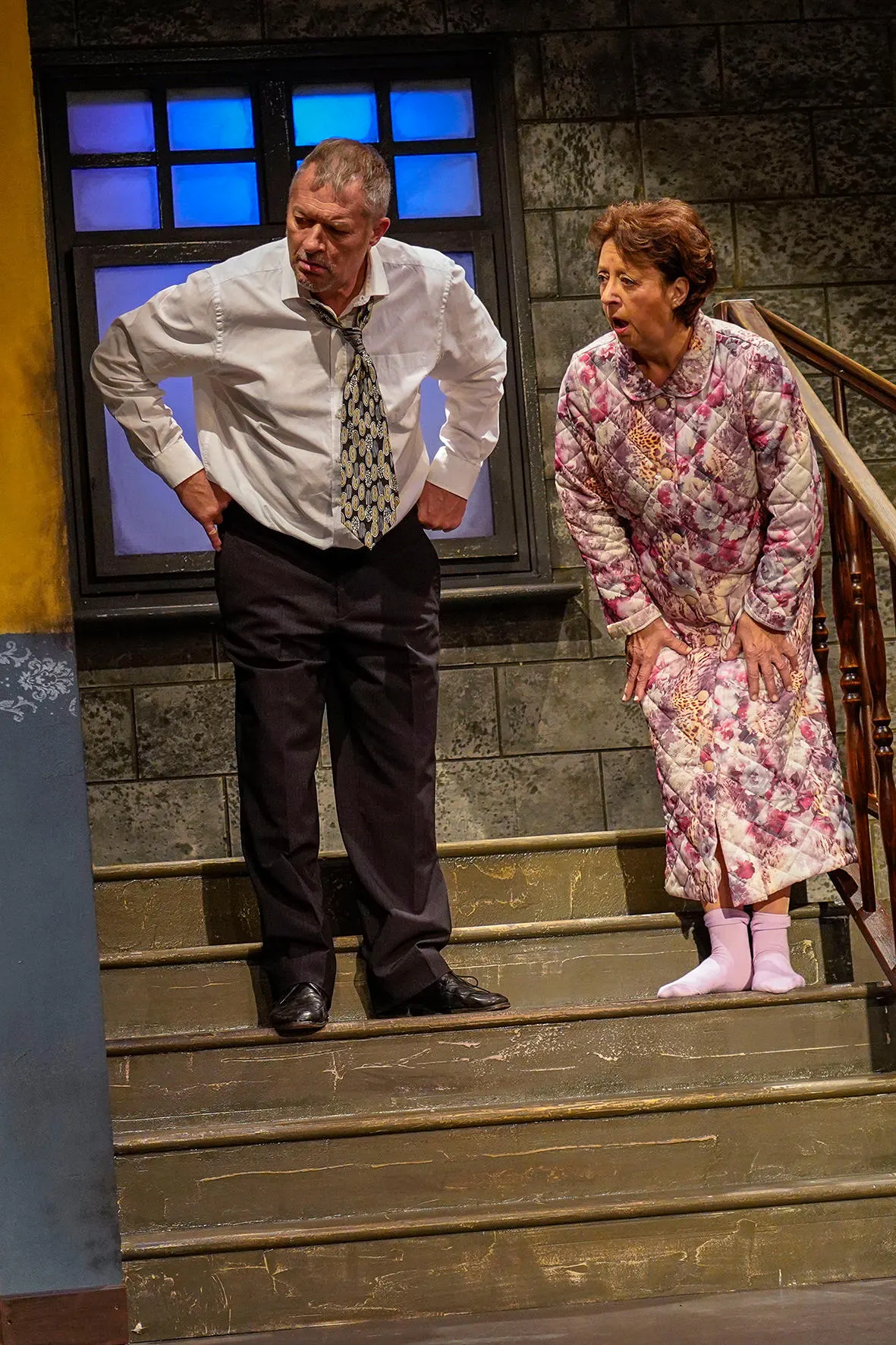TRATSCH AM TREPPAHAUS Komödie von Jens Exler / Bearbeitet von Florian Battermann Ins Schwäbische übertragen von Monika Hirschle Spielzeit 2018/2019 / Premiere: 16.11.2018 Reinhold …