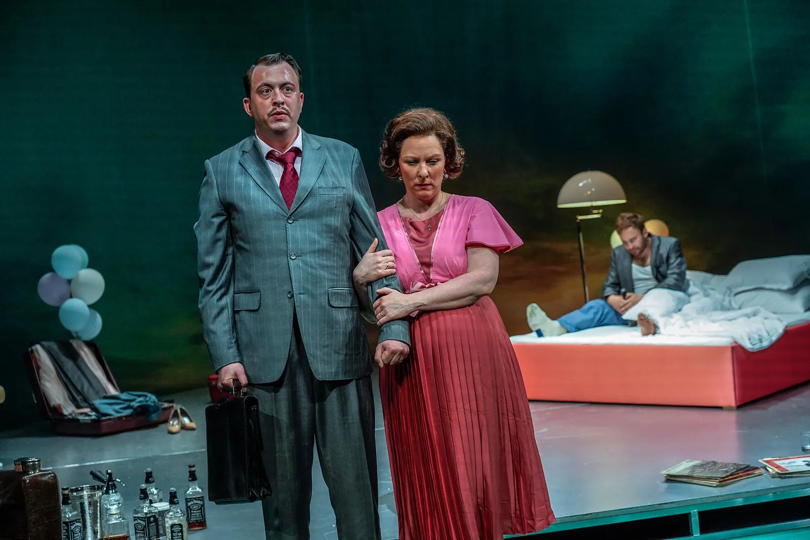 DIE KATZE AUF DEM HEISSEN BLECHDACH Schauspiel von Tennessee Williams Spielzeit 2018/2019 / Premiere: 07.06.2019 Matthias Lamp, Monika Wiedemer Foto: Tobias Metz