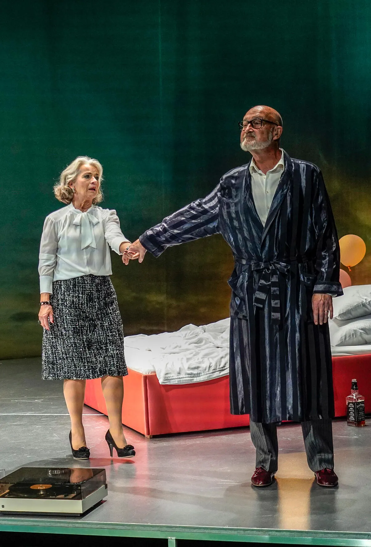 DIE KATZE AUF DEM HEISSEN BLECHDACH Schauspiel von Tennessee Williams Spielzeit 2018/2019 / Premiere: 07.06.2019 Susanne Heydenreich, Hannes Fischer Foto: Tobias Metz