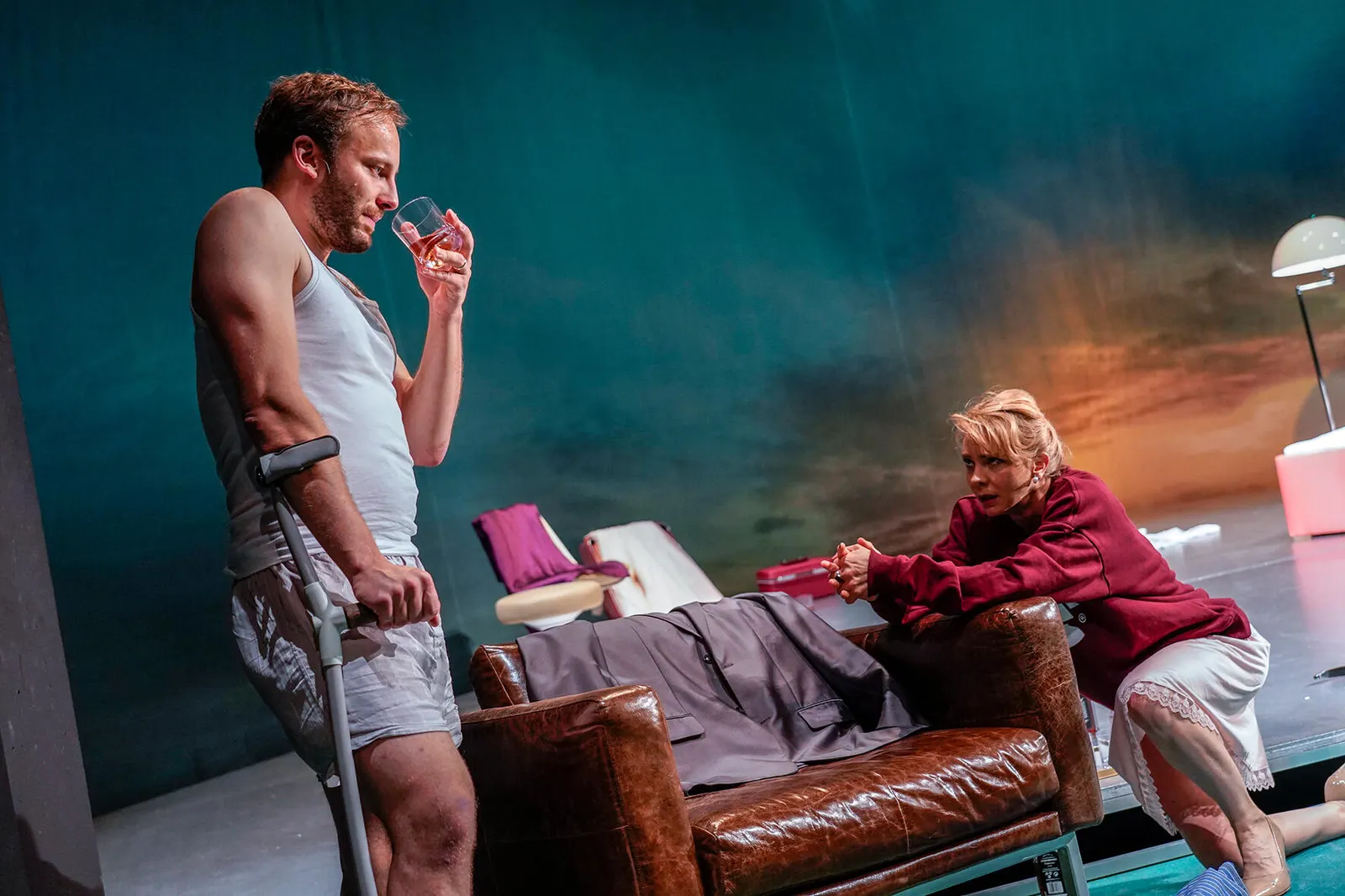 DIE KATZE AUF DEM HEISSEN BLECHDACH Schauspiel von Tennessee Williams Spielzeit 2018/2019 / Premiere: 07.06.2019 Patrick Nellessen, Sabine Fürst Foto: Tobias Metz