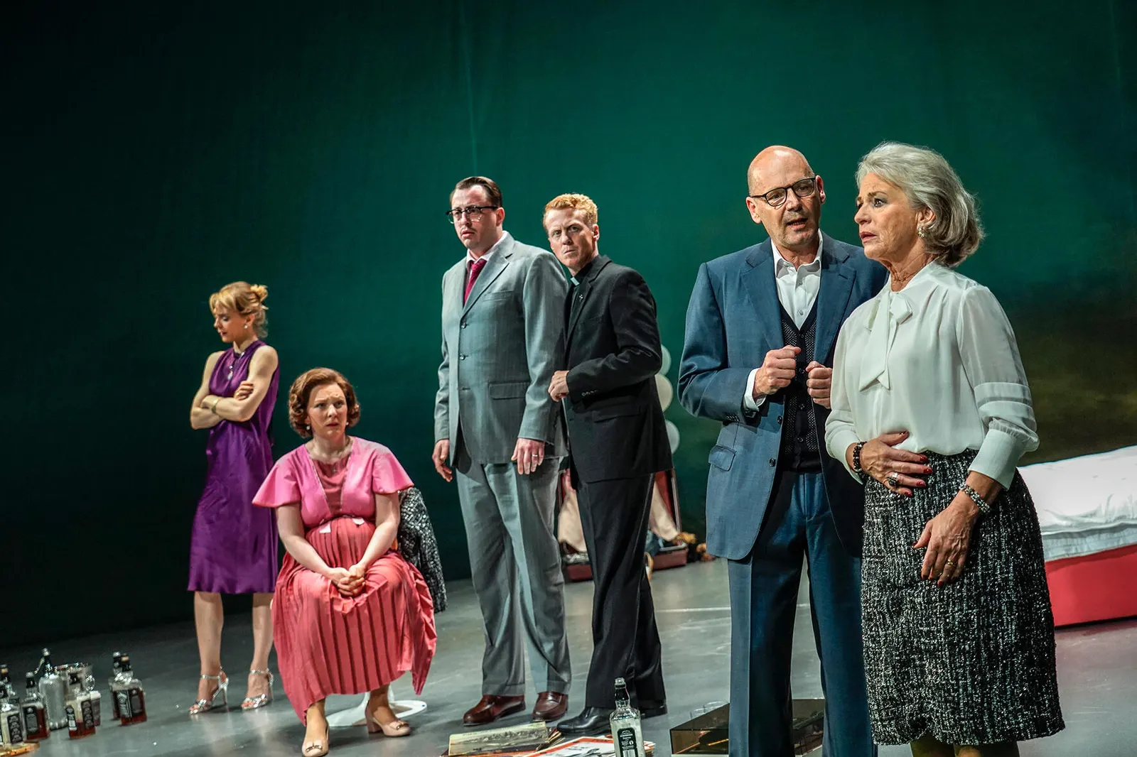 DIE KATZE AUF DEM HEISSEN BLECHDACH Schauspiel von Tennessee Williams Spielzeit 2018/2019 / Premiere: 07.06.2019 Sabine Fürst, Monika Wiedemer, Matthias Lamp, Marius Hubel, Udo Rau…
