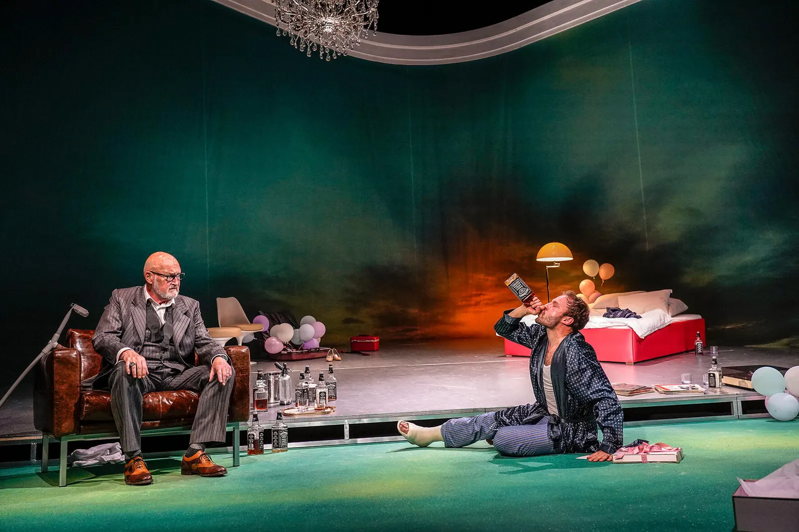 DIE KATZE AUF DEM HEISSEN BLECHDACH Schauspiel von Tennessee Williams Spielzeit 2018/2019 / Premiere: 07.06.2019 Patrick Nellessen, Hannes Fischer Foto: Tobias Metz