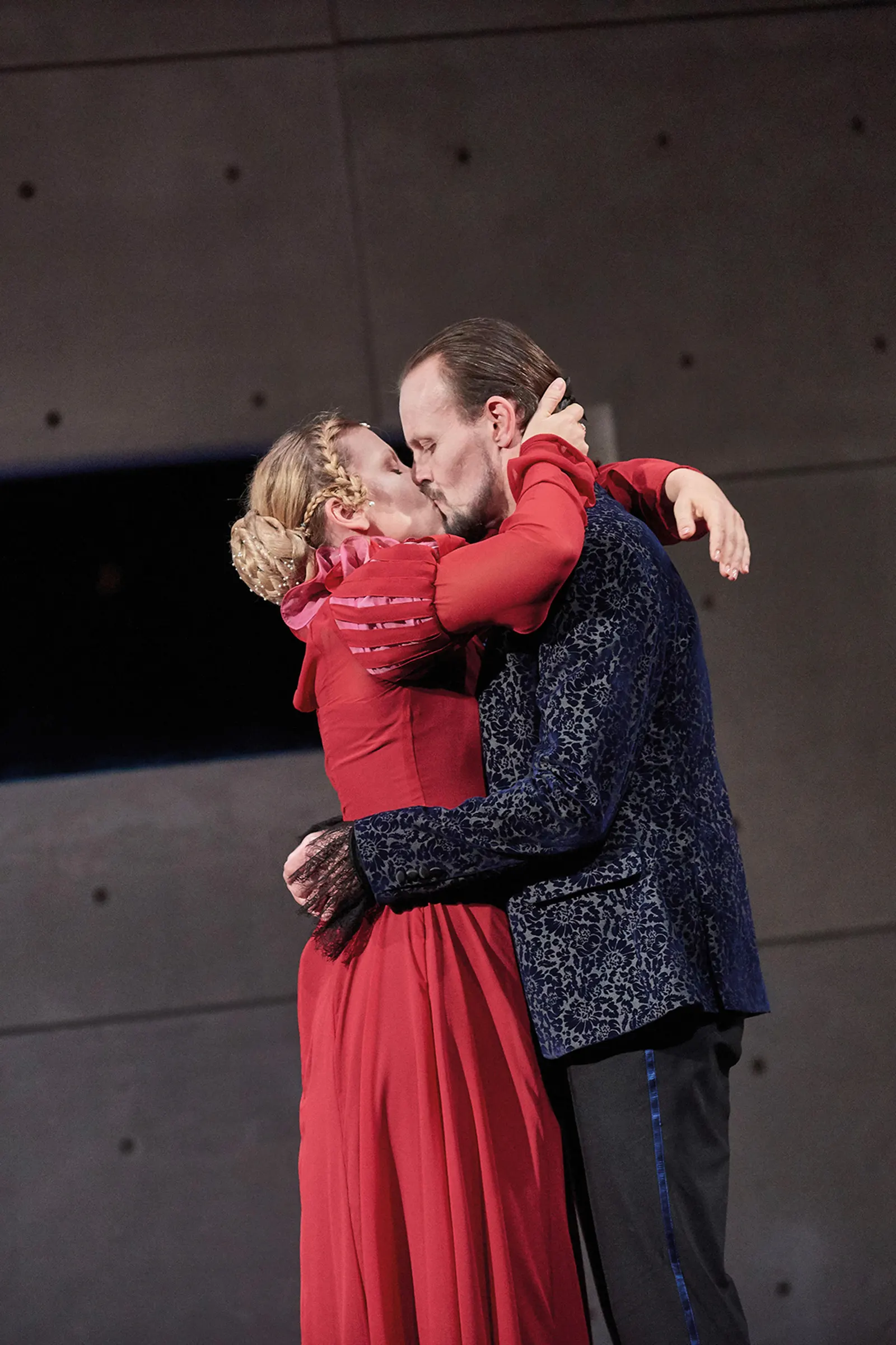 MARIA STUART Trauerspiel in fünf Akten Spielzeit 2018/2019 / Premiere: 14.9.2018 Franziska Beyer, Robert Besta Foto: Martin Sigmund