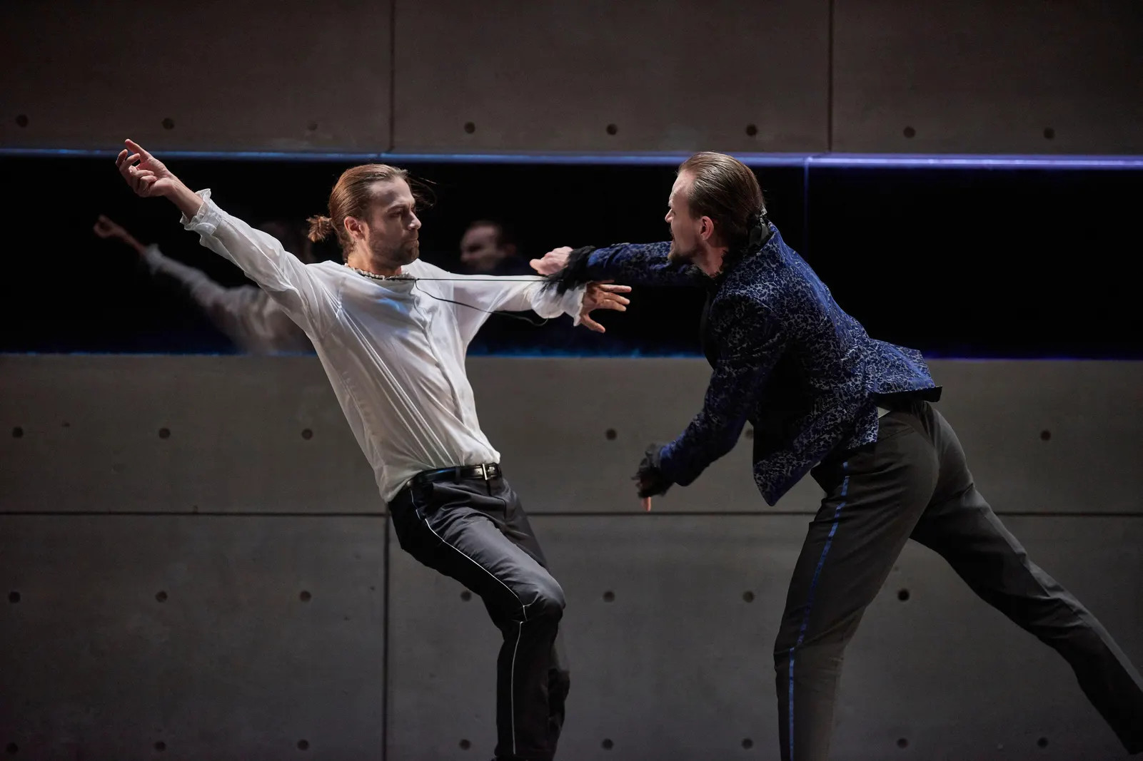 MARIA STUART Trauerspiel in fünf Akten Spielzeit 2018/2019 / Premiere: 14.9.2018 Fabian Oehl, Robert Besta Foto: Martin Sigmund
