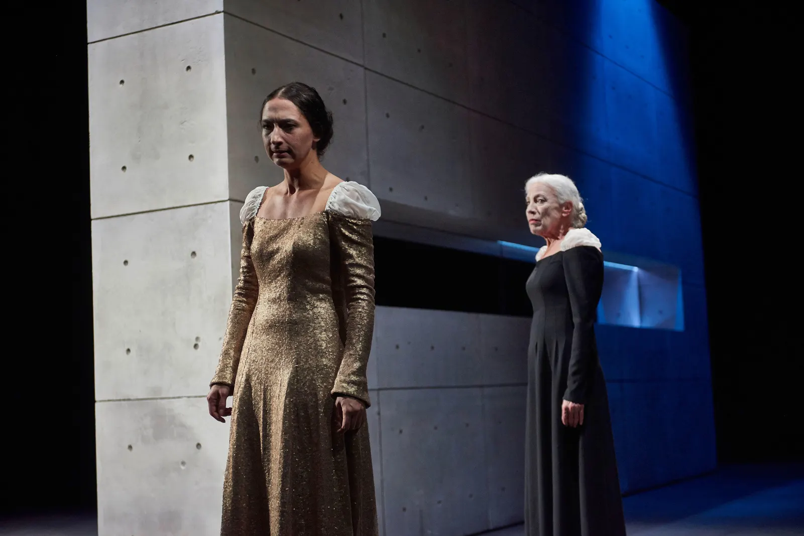 MARIA STUART Trauerspiel in fünf Akten Spielzeit 2018/2019 / Premiere: 14.9.2018 Alina Rank, Ulrike Barthruff Foto: Martin Sigmund