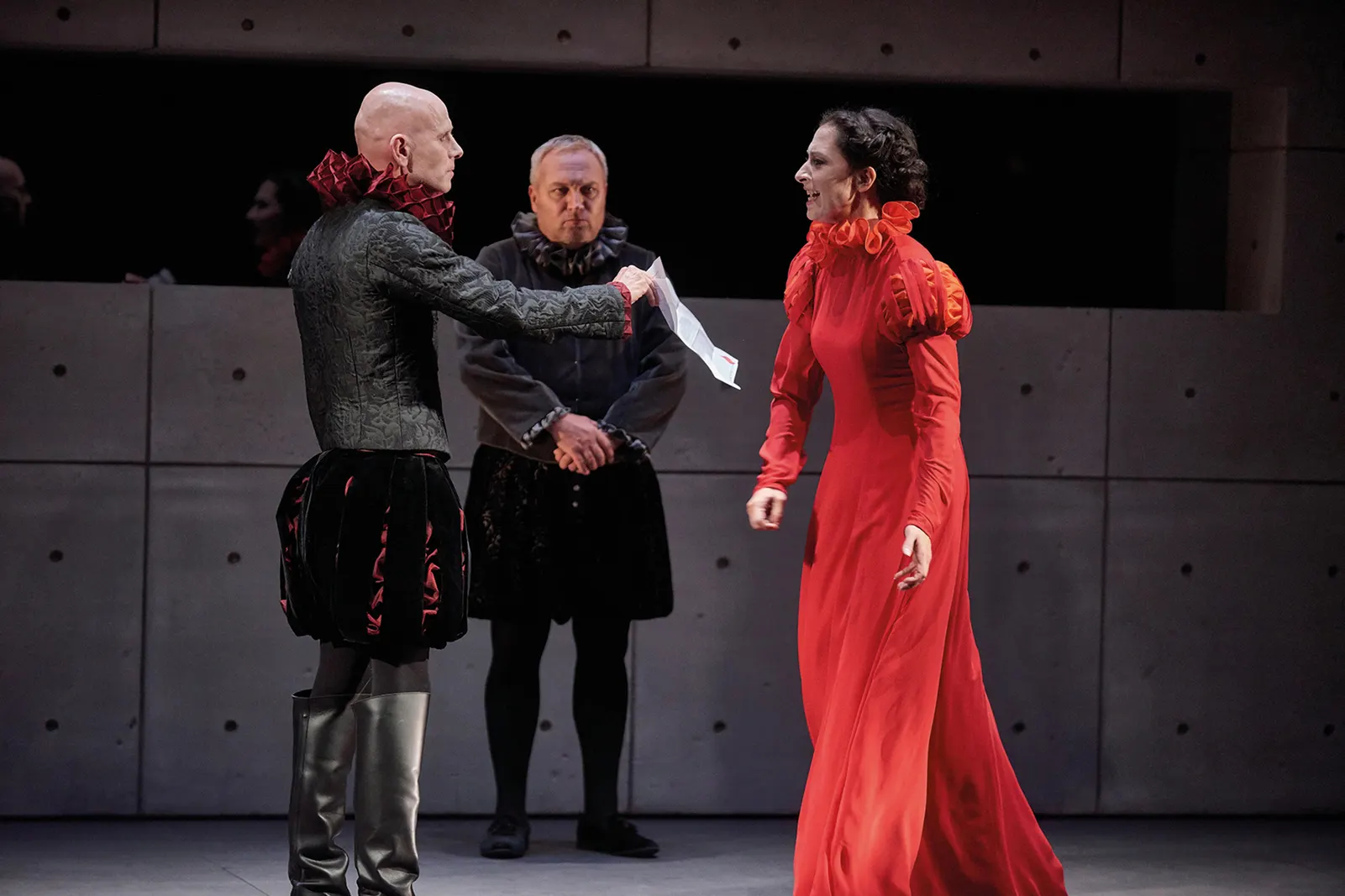 MARIA STUART Trauerspiel in fünf Akten Spielzeit 2018/2019 / Premiere: 14.9.2018 Gunnar Blume, Andreas Klaue, Alina Rank Foto: Martin Sigmund
