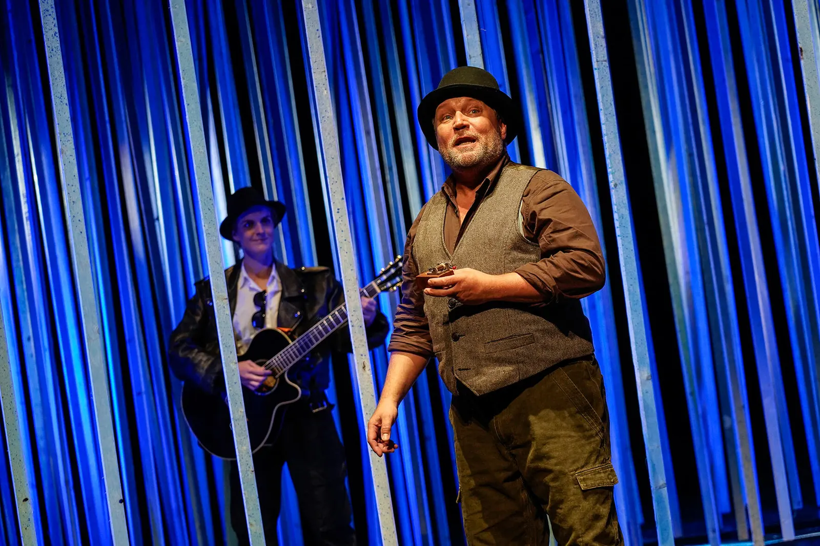 WIE ES EUCH GEFÄLLT Neufassung von Carl Philip von Maldeghem Spielzeit 2018/2019 / Premiere: 26.04.2019 Claudia Carus, Andreas Klaue Foto: Tobias Metz