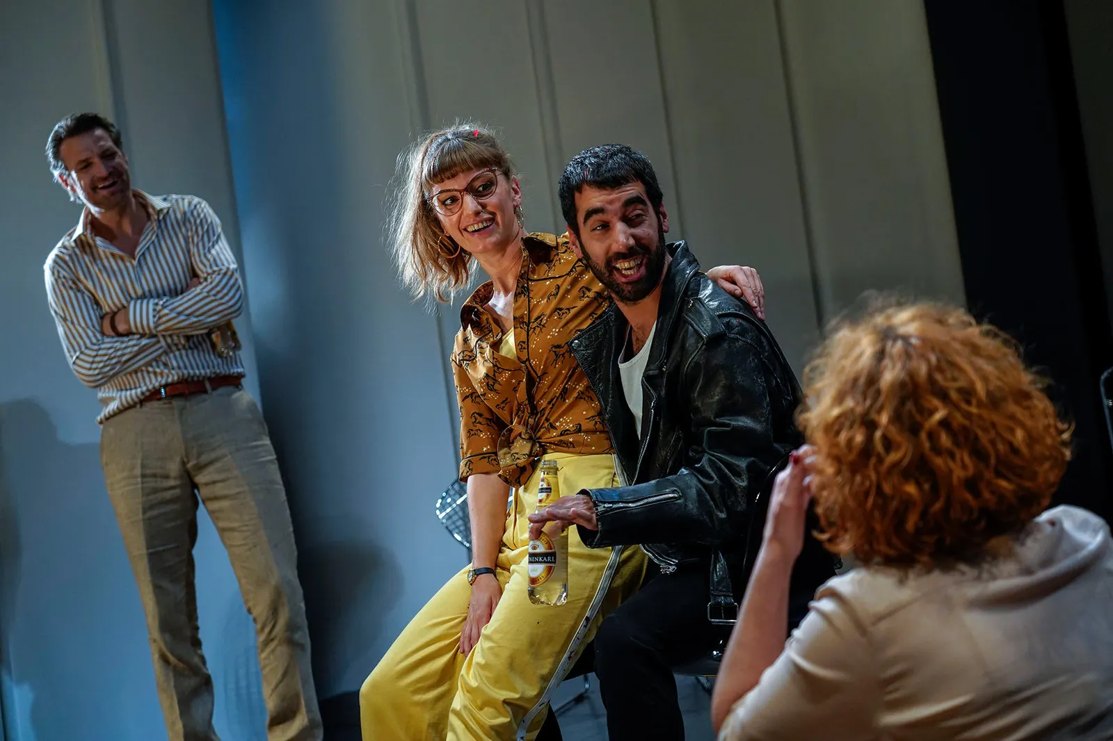 WILLKOMMEN Eine Komödie von Lutz Hübner und Sarah Nemitz Spielzeit 2018/2019 / Premiere: 26.10.2018 Ralf Stech, Judith Florence Ehrhardt, Murat Dikenci, Anke Stedingk Foto: Tobias …