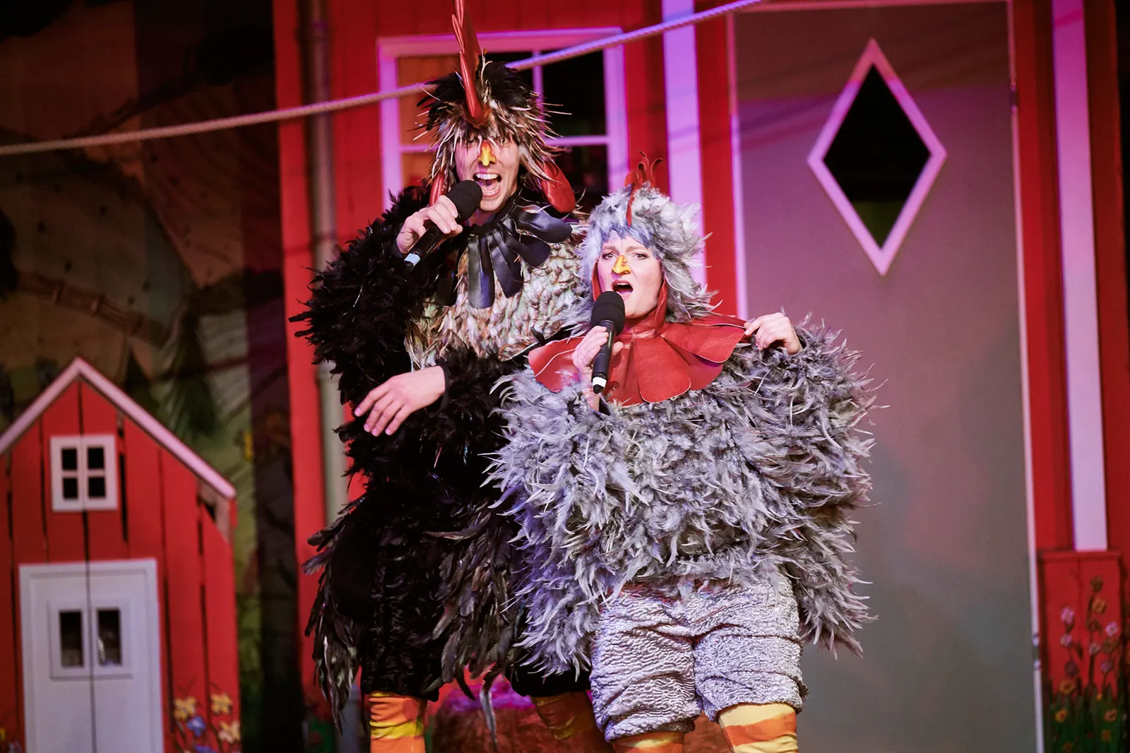 PETTERSSON UND FINDUS Familienstück von Sven Nordqvist Spielzeit 2021/2022 / Premiere: 4.12.2021 Gideon Rapp, Diana Gantner Foto: Martin Sigmund