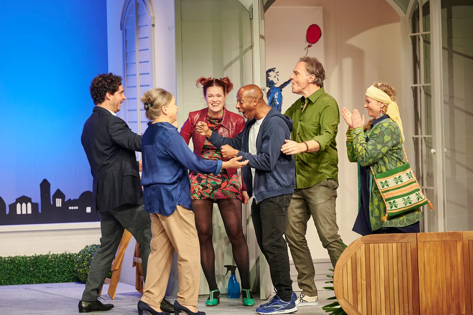 WILLKOMMEN BEI DEN HARTMANNS Komödie von Simon Verhoeven nach dem gleichnamigen Film Spielzeit 2021/2022 / Premiere: 24.9.2021 Jörg Pauly, Ursula Berlinghof, Sorina Kiefer, Quatis …