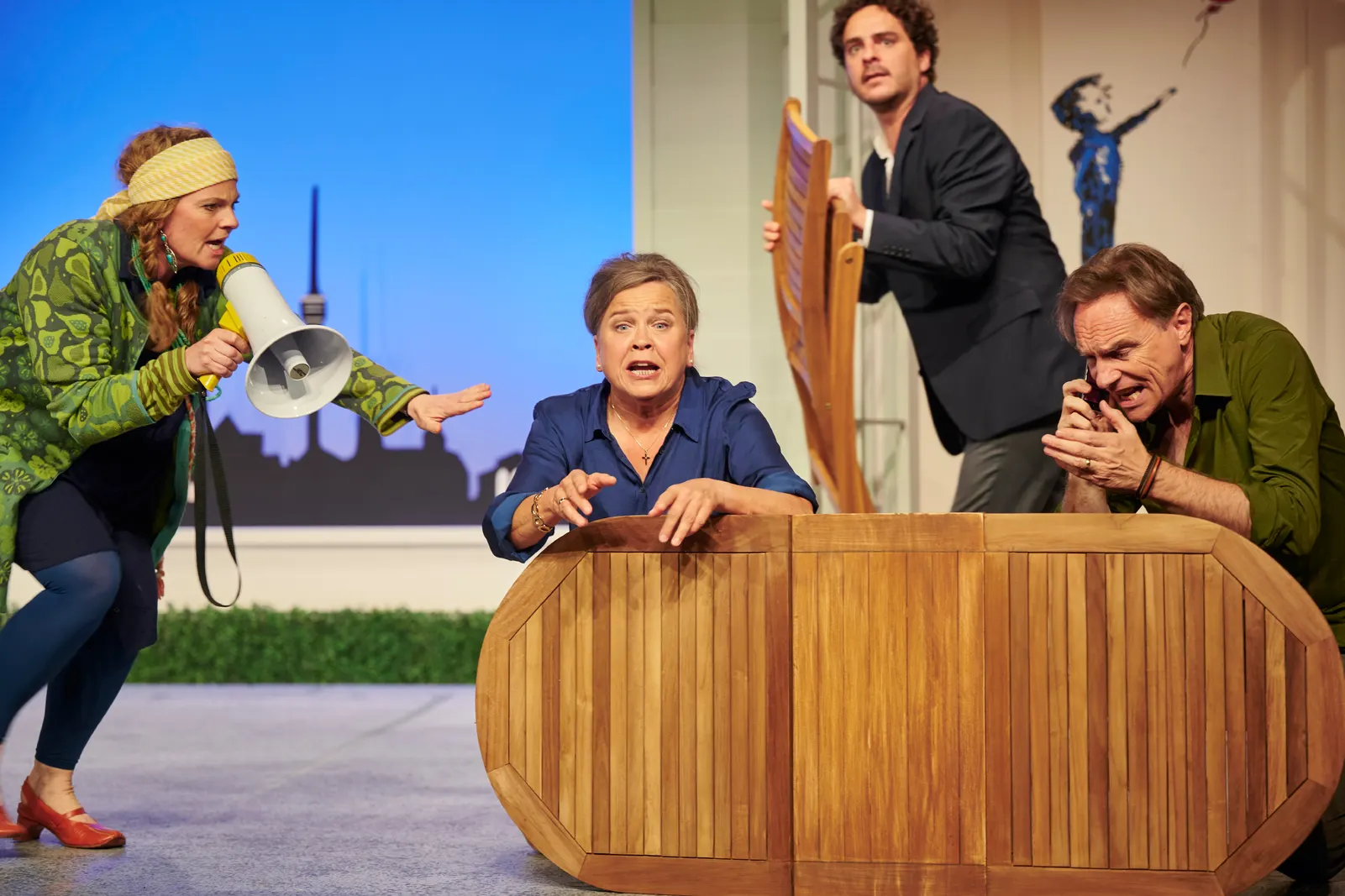 WILLKOMMEN BEI DEN HARTMANNS Komödie von Simon Verhoeven nach dem gleichnamigen Film Spielzeit 2021/2022 / Premiere: 24.9.2021 Diana Gantner, Ursula Berlinghof, Jörg Pauly, Dirk Wa…