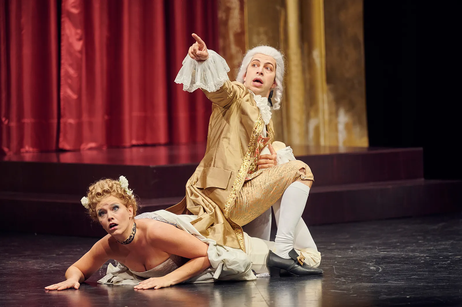 AMADEUS Schauspiel von Peter Shaffer Spielzeit 2021/2022 / Premiere: 17.9.2021 Kristin Hansen und Delio Malär Foto: Martin Sigmund