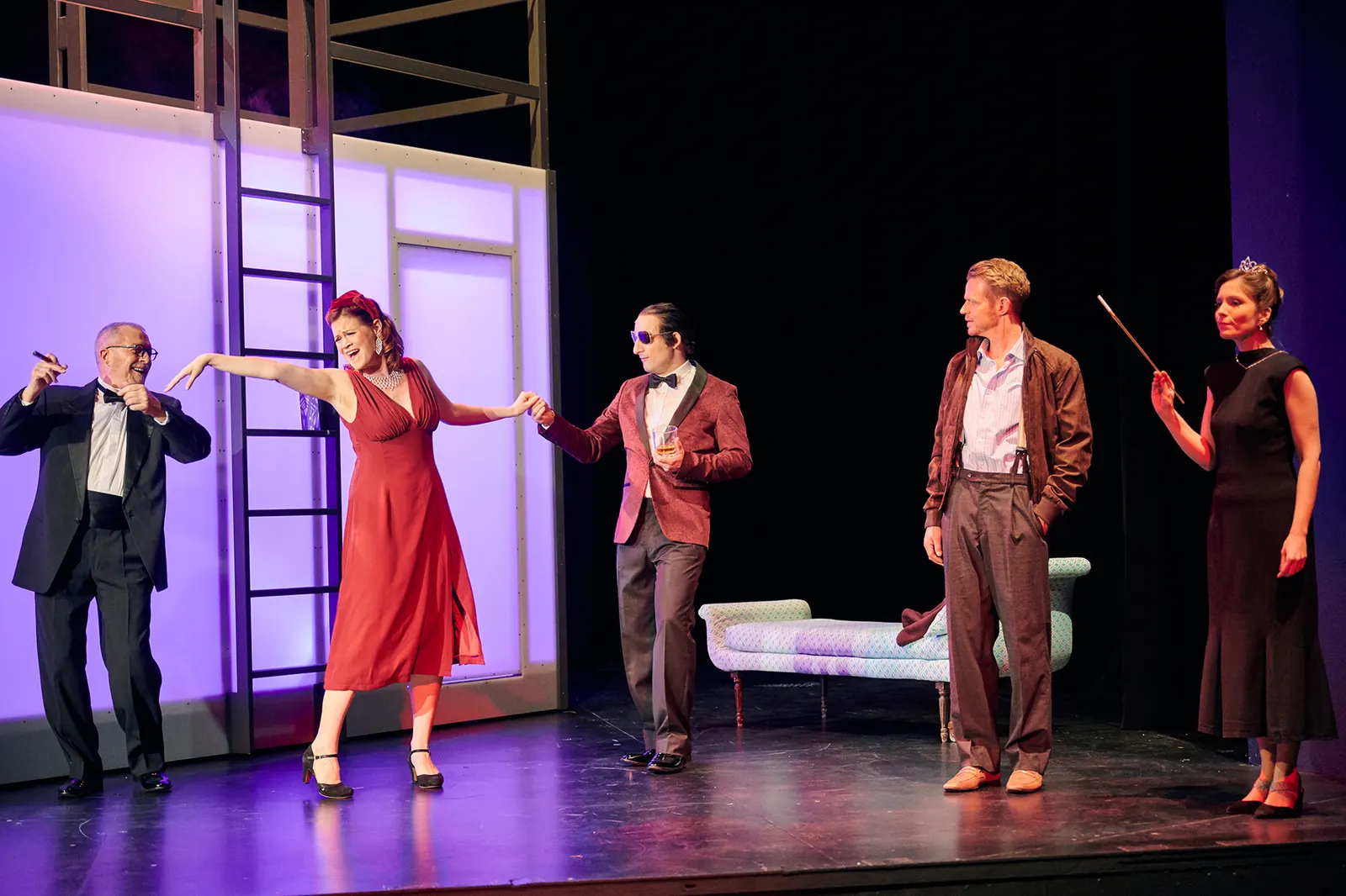FRÜHSTÜCK BEI TIFFANY von Truman Capote Für die Bühne bearbeitet von Richard Greenberg Spielzeit 2021/2022 / Premiere: 10.6.2022 Reinhold Weiser, Sorina Kiefer, Achmed Ole Bielfeld…