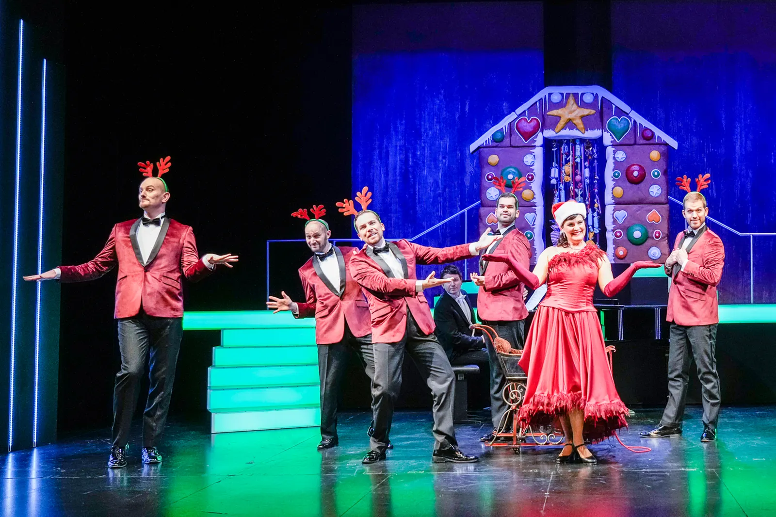 HALLELUJA! Ein inszeniertes Konzert mit den Stuttgarter Comedian Harmonists Spielzeit 2021/2022 / Premiere: 10.12.2021 Tobias Hagge, Tobias Rusnak, Marc Trojan, Florian Fries (hint…