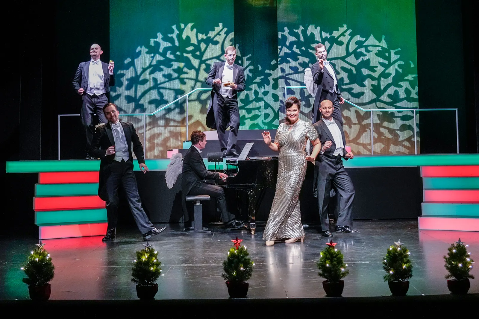 HALLELUJA! Ein inszeniertes Konzert mit den Stuttgarter Comedian Harmonists Spielzeit 2021/2022 / Premiere: 10.12.2021 Tobias Hagge, Marc Trojan, Florian Fries, Michael Rapke, Amel…