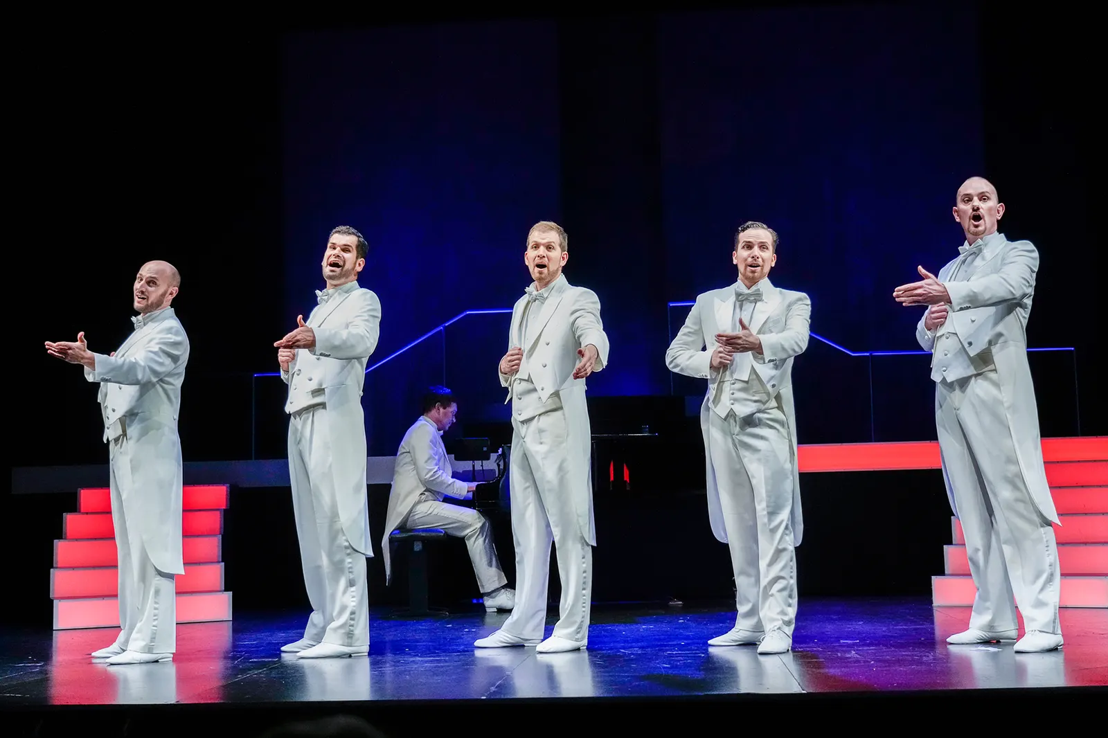 HALLELUJA! Ein inszeniertes Konzert mit den Stuttgarter Comedian Harmonists Spielzeit 2021/2022 / Premiere: 10.12.2021 Tobias Rusnak, Loïc Damien Schlentz, Florian Fries, Michael R…