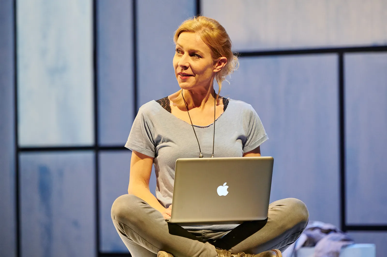 NUR DREI WORTE Schauspiel von Joanna Murray-Smith Spielzeit 2021/2022 / Premiere: 04.02.2022 Natalie O’Hara Foto: Martin Sigmund