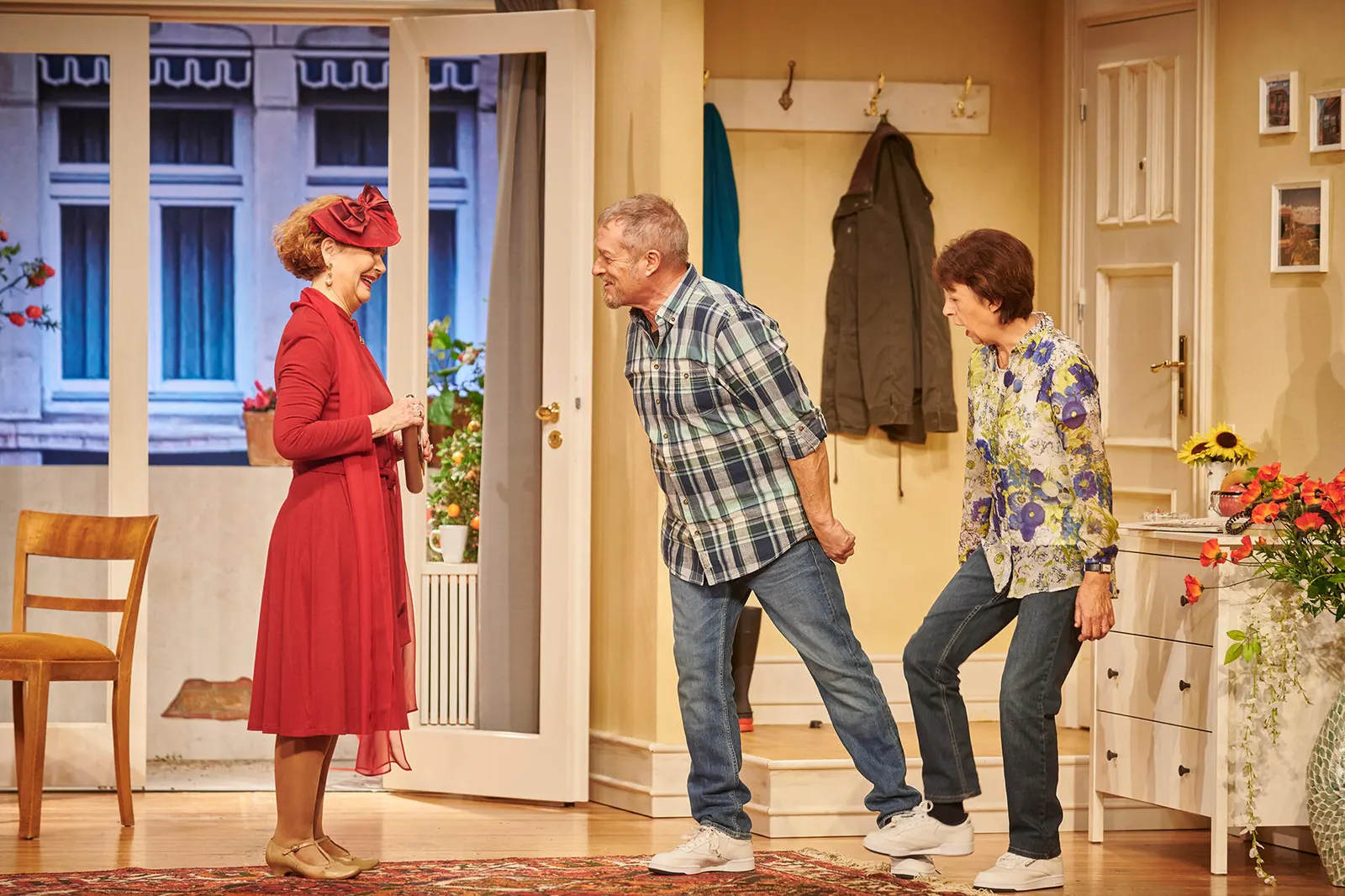 KOI AUSKOMMA MIT DEM EINKOMMA Komödie von Fritz Wempner Schwäbische Fassung Monika Hirschle Spielzeit 2019/2020 / Premiere: 17.1.2020 Rose Kneissler, Reinhold Weiser, Monika Hirsch…