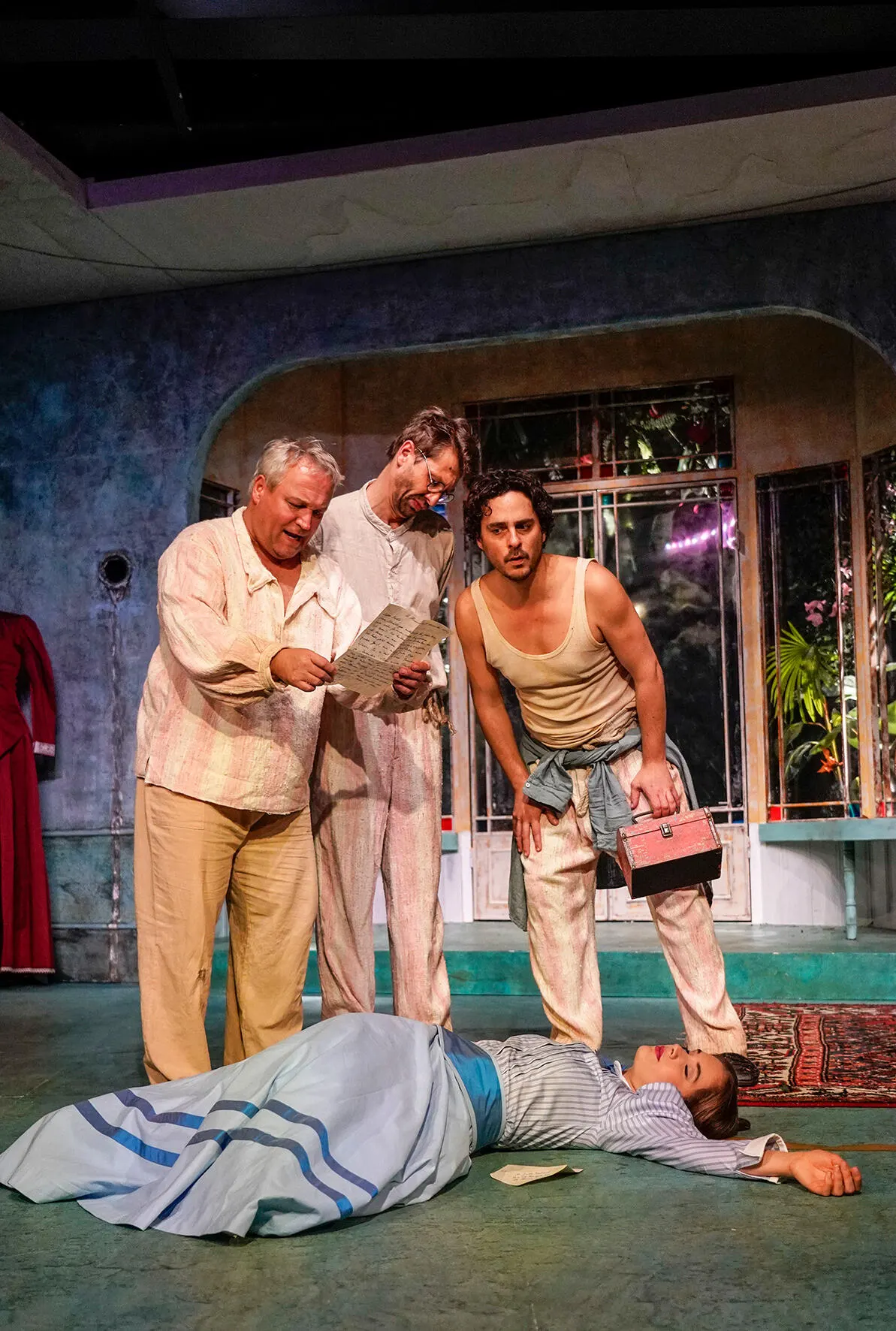 WIR SIND KEINE ENGEL Weihnachtskomödie von Albert Husson Spielzeit 2019/2020 / Premiere: 22.11.2019 Andreas Klaue, Matthias Rott, Jörg Pauly Foto: Tobias Metz