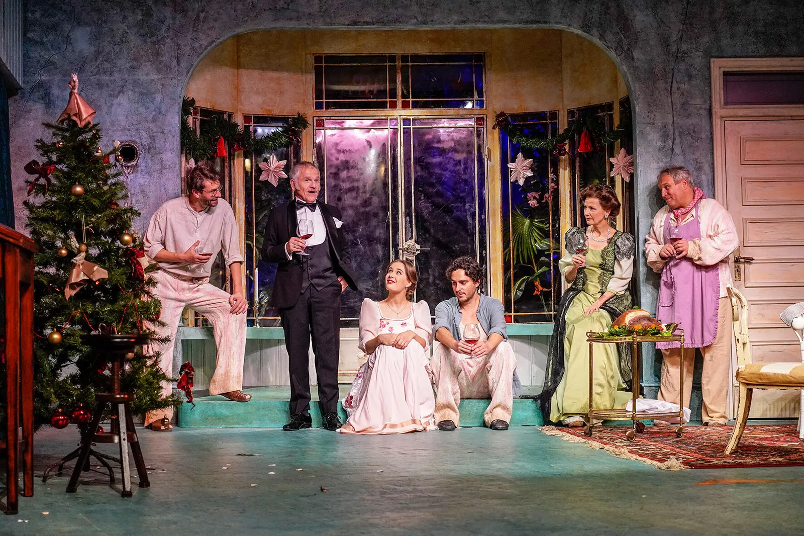 WIR SIND KEINE ENGEL Weihnachtskomödie von Albert Husson Spielzeit 2019/2020 / Premiere: 22.11.2019 Matthias Rott, Klaus Cofalka-Adami, Arwen Schünke, Jörg Pauly, Katrin Steinke, A…