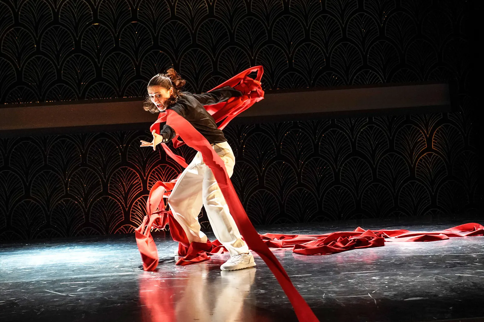 DIE WAHLVERWANDTSCHAFTEN Schauspiel nach dem gleichnamigen Roman von Johann Wolfgang von Goethe Spielzeit 2019/2020 / Premiere: 31.1.2020 Angelina Berger Foto: Tobias Metz