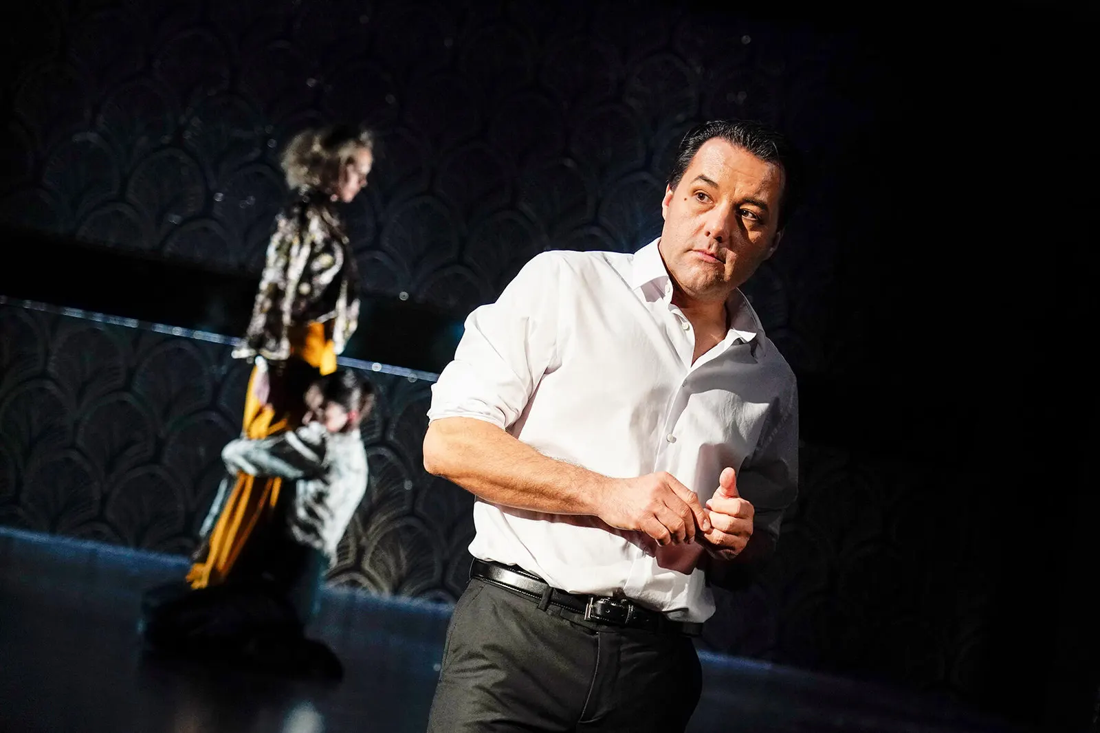 DIE WAHLVERWANDTSCHAFTEN Schauspiel nach dem gleichnamigen Roman von Johann Wolfgang von Goethe Spielzeit 2019/2020 / Premiere: 31.1.2020 Sabine Fürst, Angelina Berger, Marco Steeg…