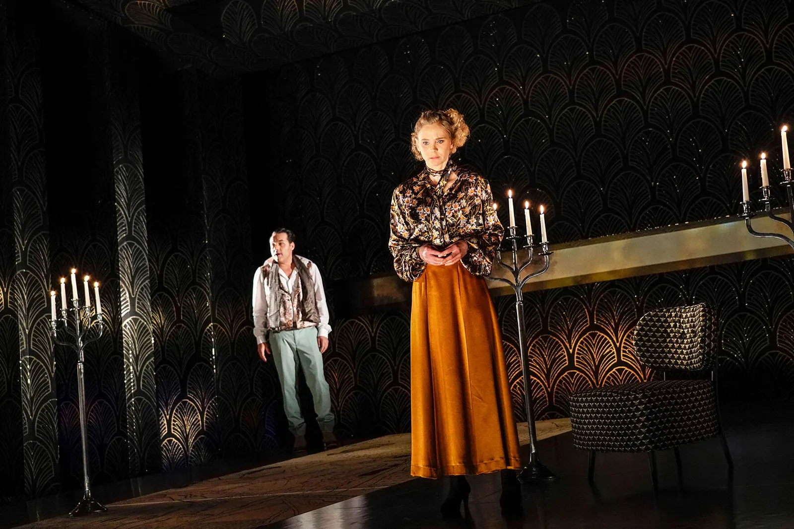 DIE WAHLVERWANDTSCHAFTEN Schauspiel nach dem gleichnamigen Roman von Johann Wolfgang von Goethe Spielzeit 2019/2020 / Premiere: 31.1.2020 Marco Steeger, Sabine Fürst Foto: Tobias M…