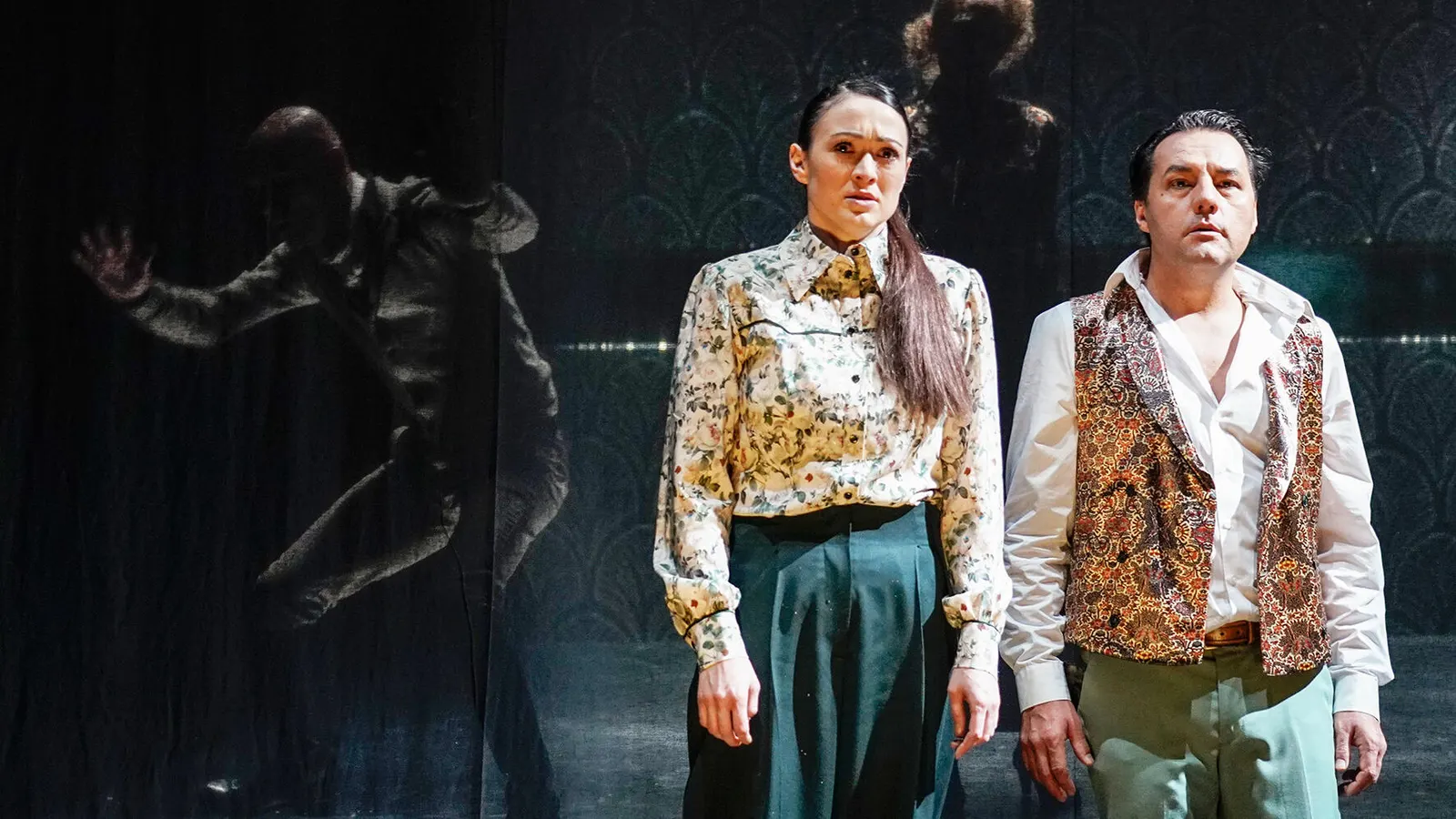 DIE WAHLVERWANDTSCHAFTEN Schauspiel nach dem gleichnamigen Roman von Johann Wolfgang von Goethe Spielzeit 2019/2020 / Premiere: 31.1.2020 Gunnar Blume, Angelina Berger, Marco Steeg…