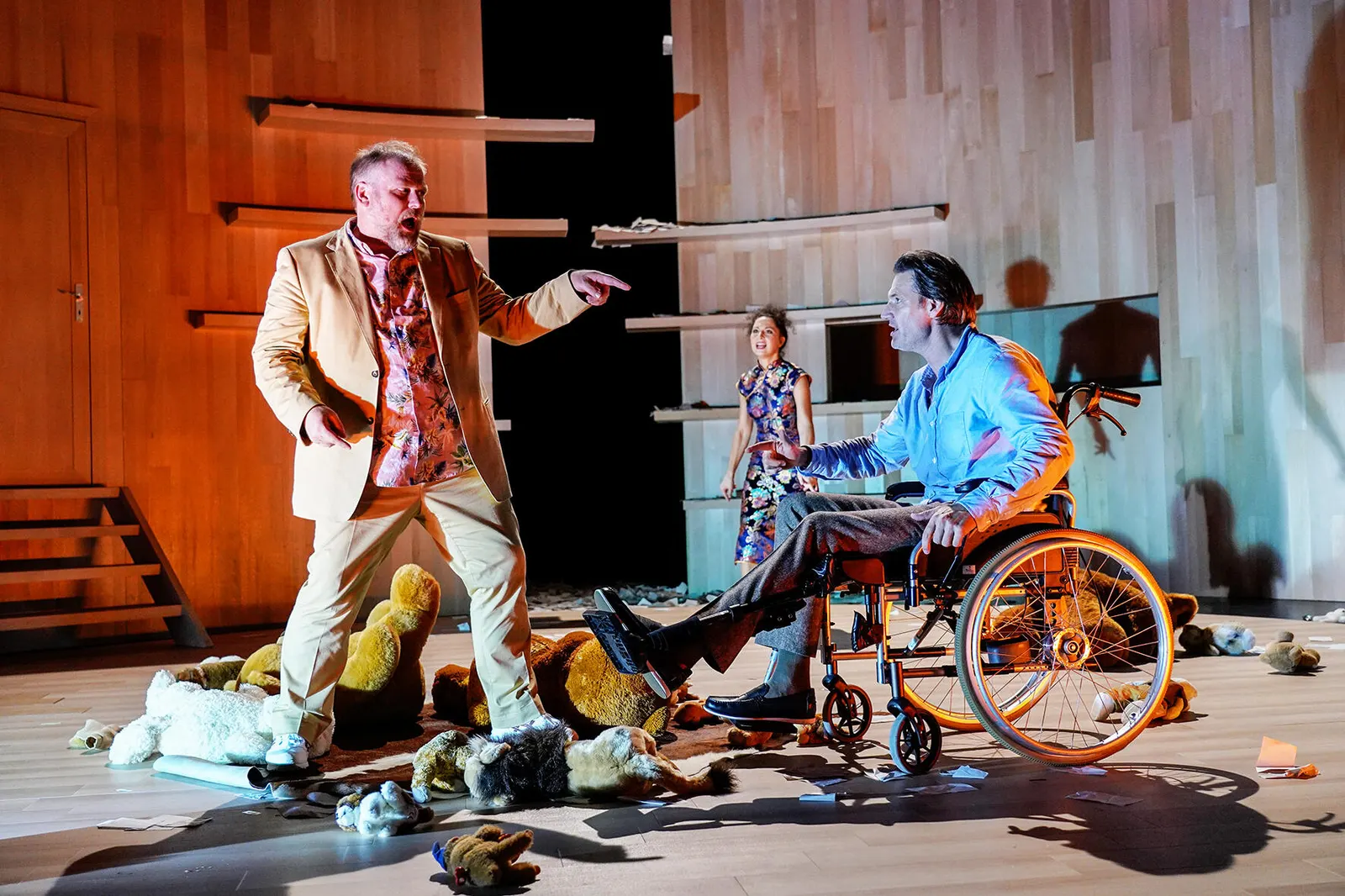 NEIN ZUM GELD! Komödie von Flavia Coste Spielzeit 2019/2020 / Premiere: 25.10.2019 v. links: Oliver Jaksch, Alina Rank, Ralf Stech Foto: Tobias Metz
