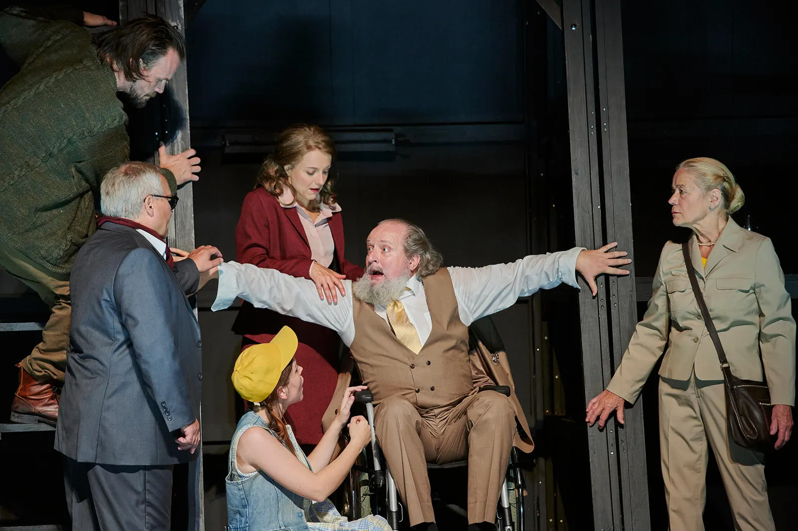 WILHELM TELL Schauspiel von Friedrich Schiller Spielzeit 2019/2020 / Premiere: 13.9.2019 v. links: Robert Besta, Andreas Klaue, Antonia Leichtle, Eva Geiler, Peter Kaghanovitch, Ve…