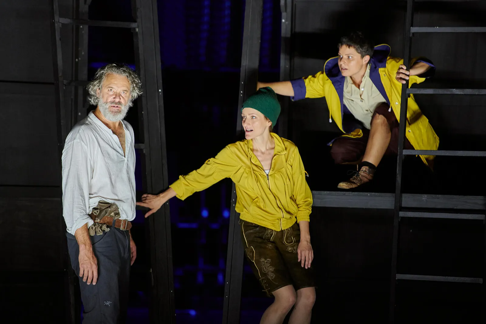 WILHELM TELL Schauspiel von Friedrich Schiller Spielzeit 2019/2020 / Premiere: 13.9.2019 v. links: Gian Rupf, Lisa Wildmann, Laura Sauer Foto: Martin Sigmund