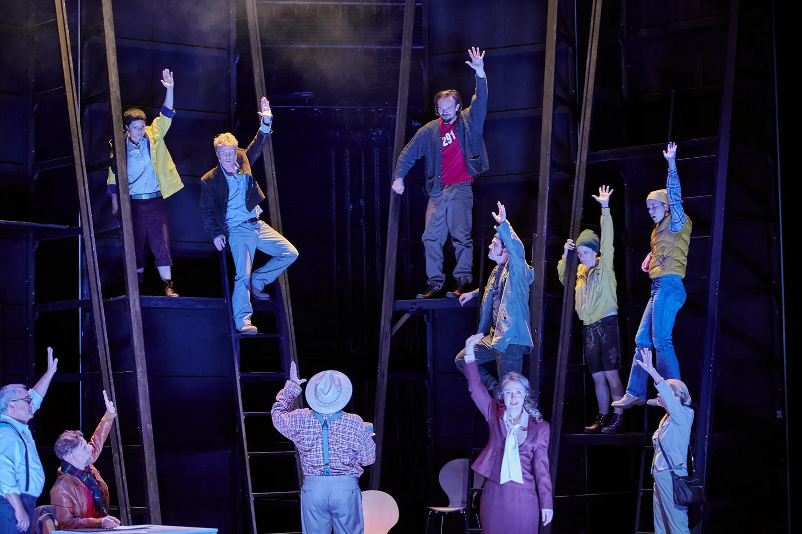 WILHELM TELL Schauspiel von Friedrich Schiller Spielzeit 2019/2020 / Premiere: 13.9.2019 v. links: Andreas Klaue, Gunnar Blume, Laura Sauer, Marius Hubel, Peter Kaghanovitch, Rober…