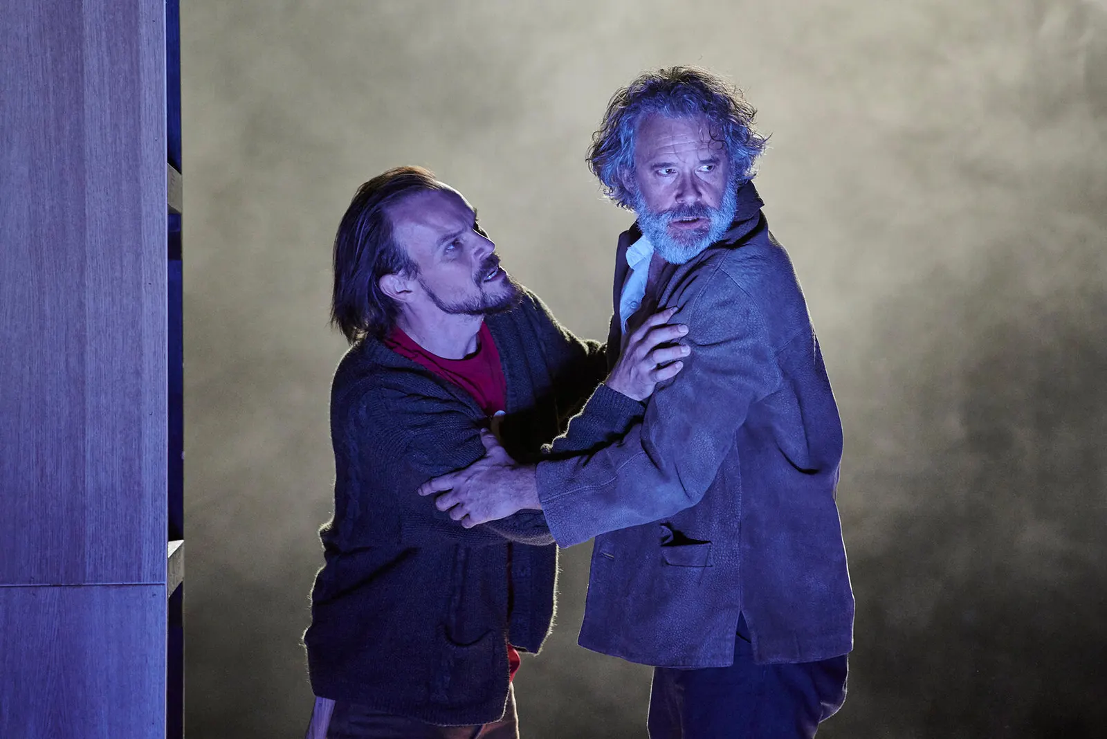 WILHELM TELL Schauspiel von Friedrich Schiller Spielzeit 2019/2020 / Premiere: 13.9.2019 v. links: Robert Besta, Gian Rupf Foto: Martin Sigmund