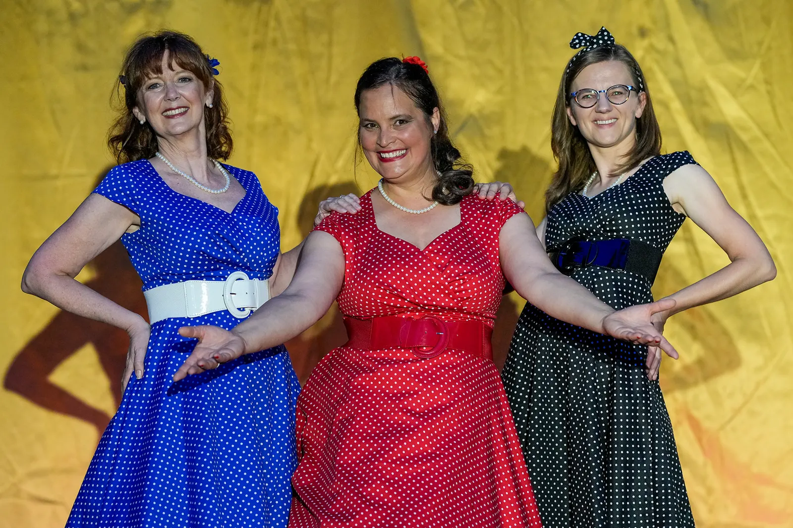 ZUCKERBROT UND PEITSCHE Inszeniertes Open-Air-Konzert im Hospitalhof Stuttgart Spielzeit 2022/2023 / Premiere: 30.6.2023 Maryanne Kelly, Amelie Sturm, Beatrice Michalski Foto: Tobi…