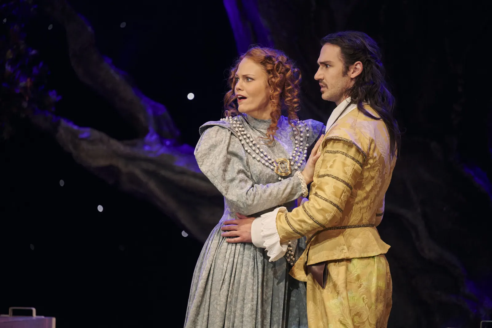 CYRANO DE BERGERAC Romantische Komödie von Edmond Rostand Spielzeit 2022/2023 / Premiere: 16.9.2022 Kristin Hansen, Eduard Zhukov Foto: Martin Sigmund