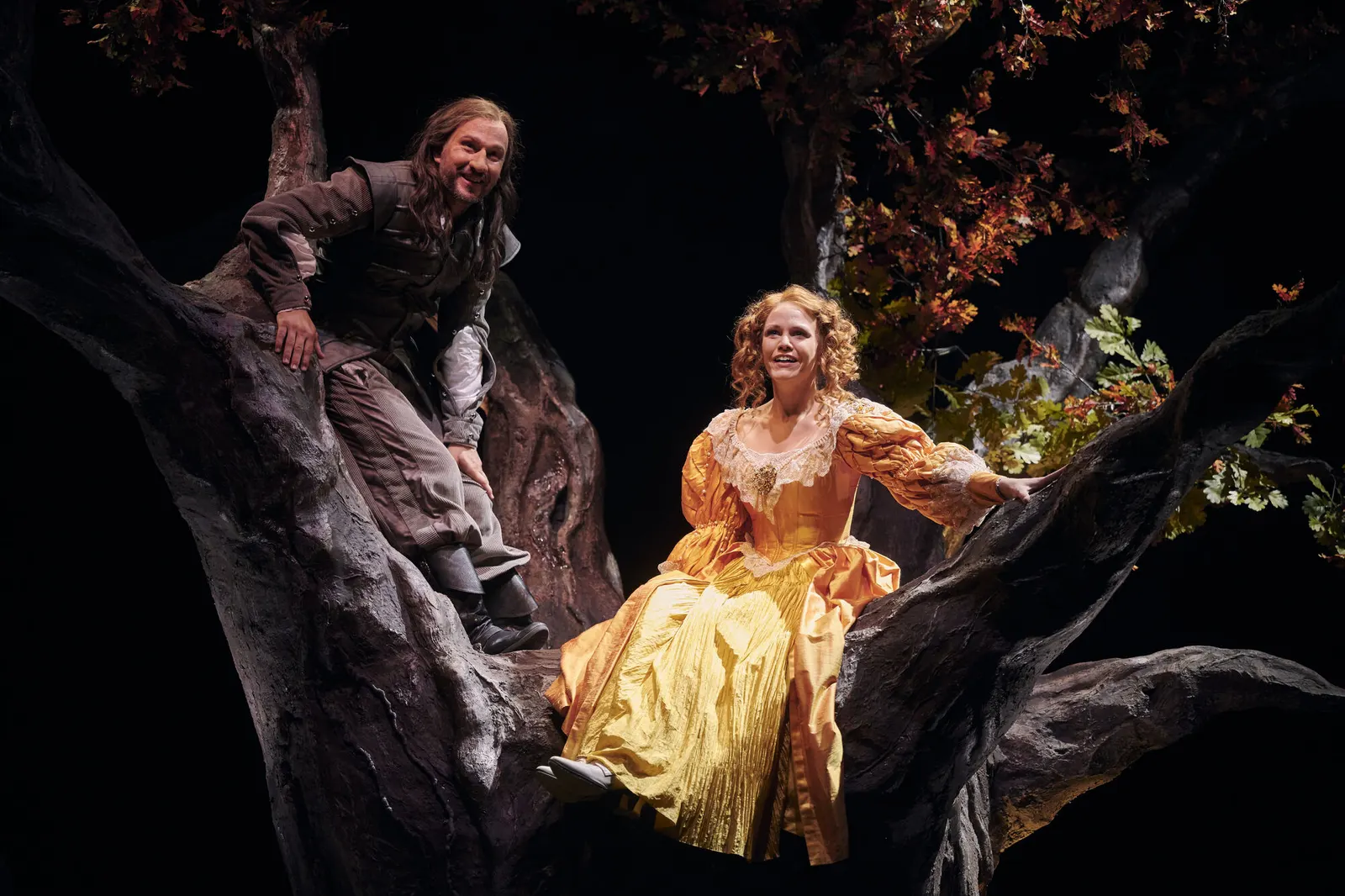 CYRANO DE BERGERAC Romantische Komödie von Edmond Rostand Spielzeit 2022/2023 / Premiere: 16.9.2022 Pablo Sprungala, Kristin Hansen Foto: Martin Sigmund
