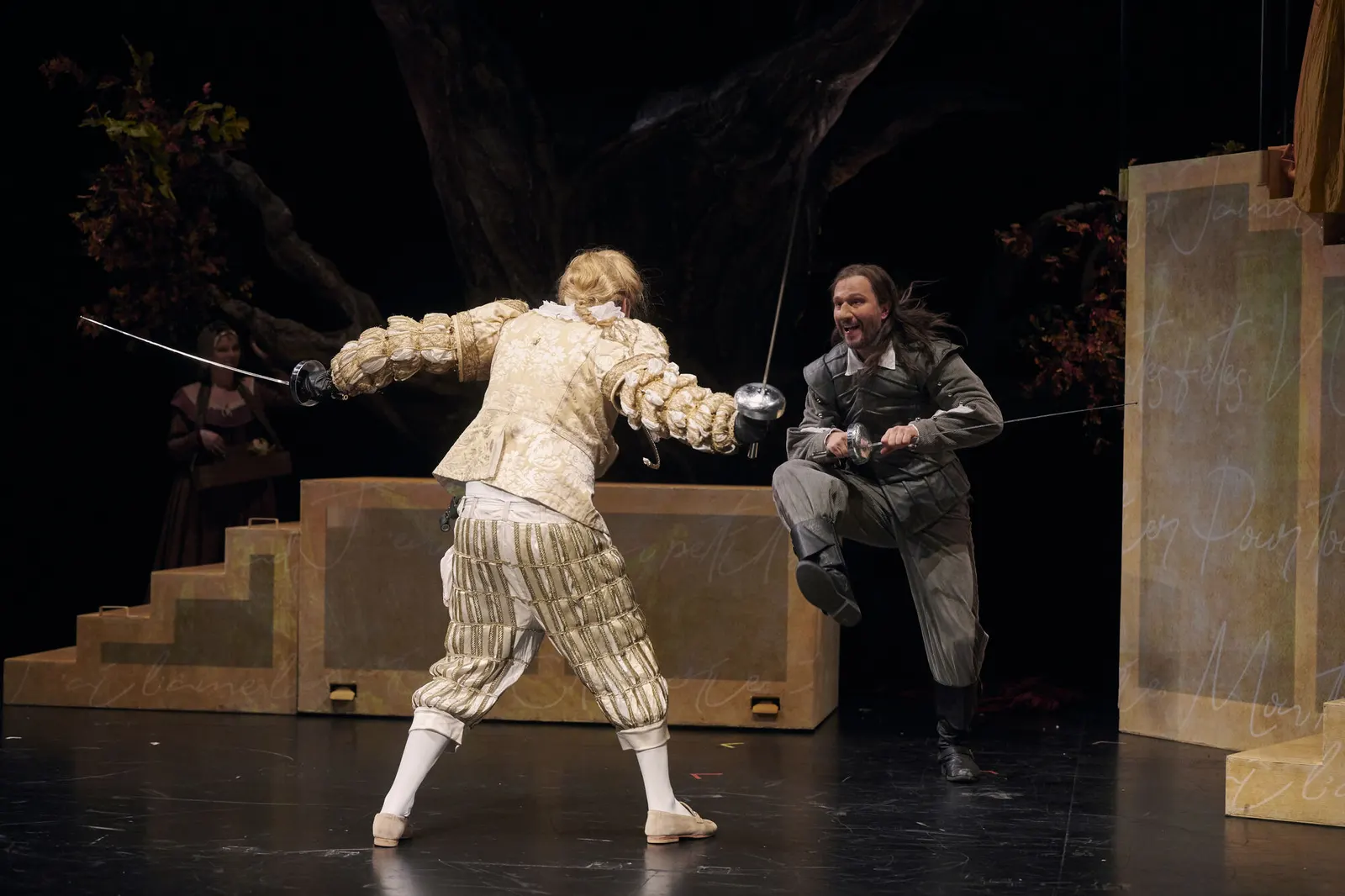 CYRANO DE BERGERAC Romantische Komödie von Edmond Rostand Spielzeit 2022/2023 / Premiere: 16.9.2022 Diana Gantner, Stefan Müller-Doriat, Pablo Sprungala Foto: Martin Sigmund