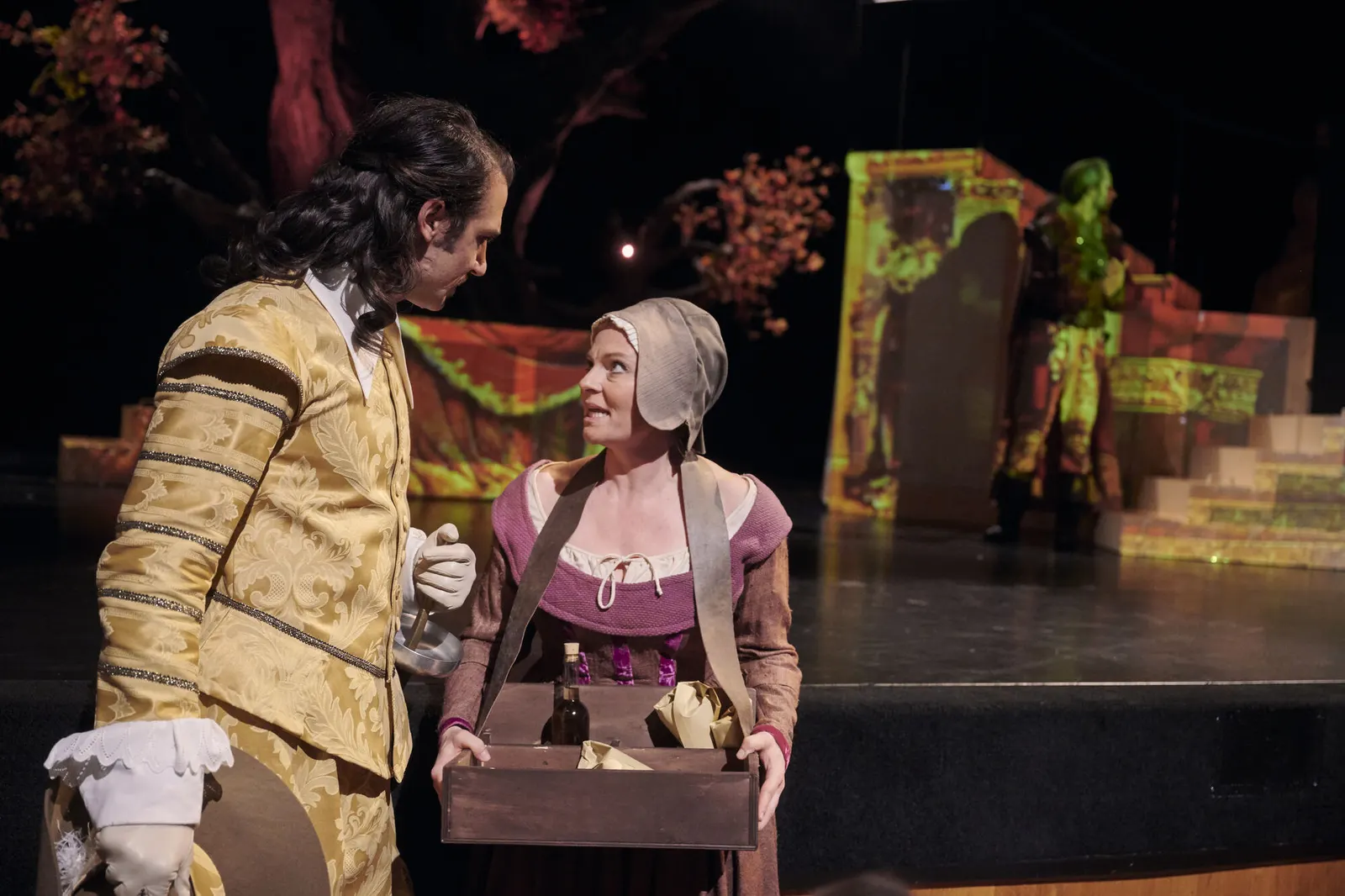 CYRANO DE BERGERAC Romantische Komödie von Edmond Rostand Spielzeit 2022/2023 / Premiere: 16.9.2022 Eduard Zhukov, Diana Gantner, Daniel Tille Foto: Martin Sigmund