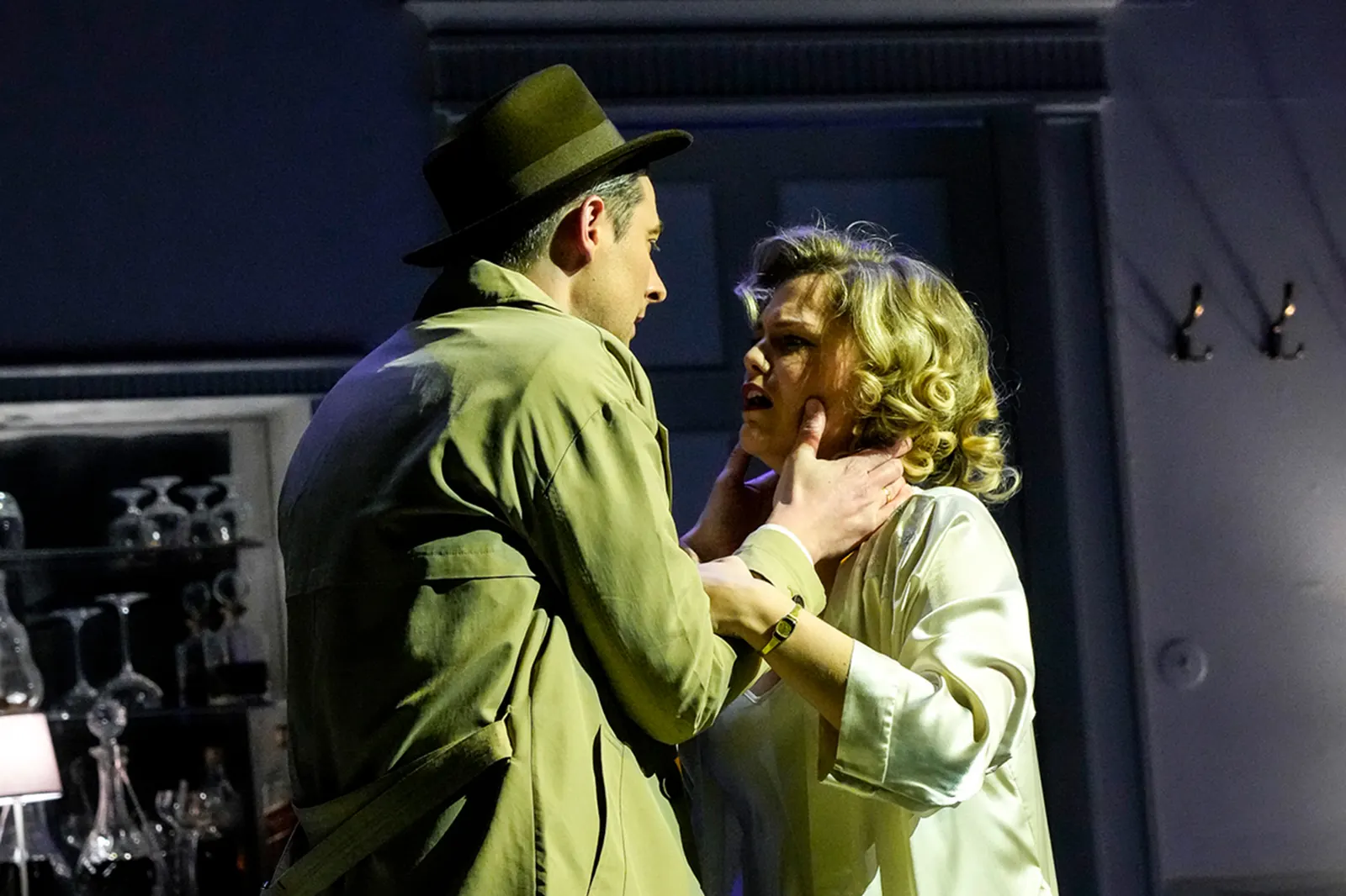 BEI ANRUF - MORD Ein Kriminalstück von Frederick Knott Spielzeit 2022/2023 / Premiere: 17.3.2023 Thomas Halle, Kristin Hansen Foto: Tobias Metz
