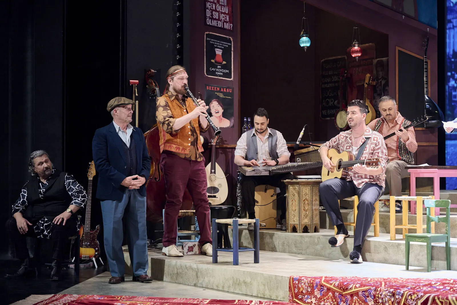 ISTANBUL Ein Theaterstück mit Musik von Sezen Aksu von Selen Kara, Torsten Kindermann und Akın E. Şipal Spielzeit 2022/2023 / Premiere: 9.6.2023 Aykut Kayacik, Reinhold Weiser, Ben…