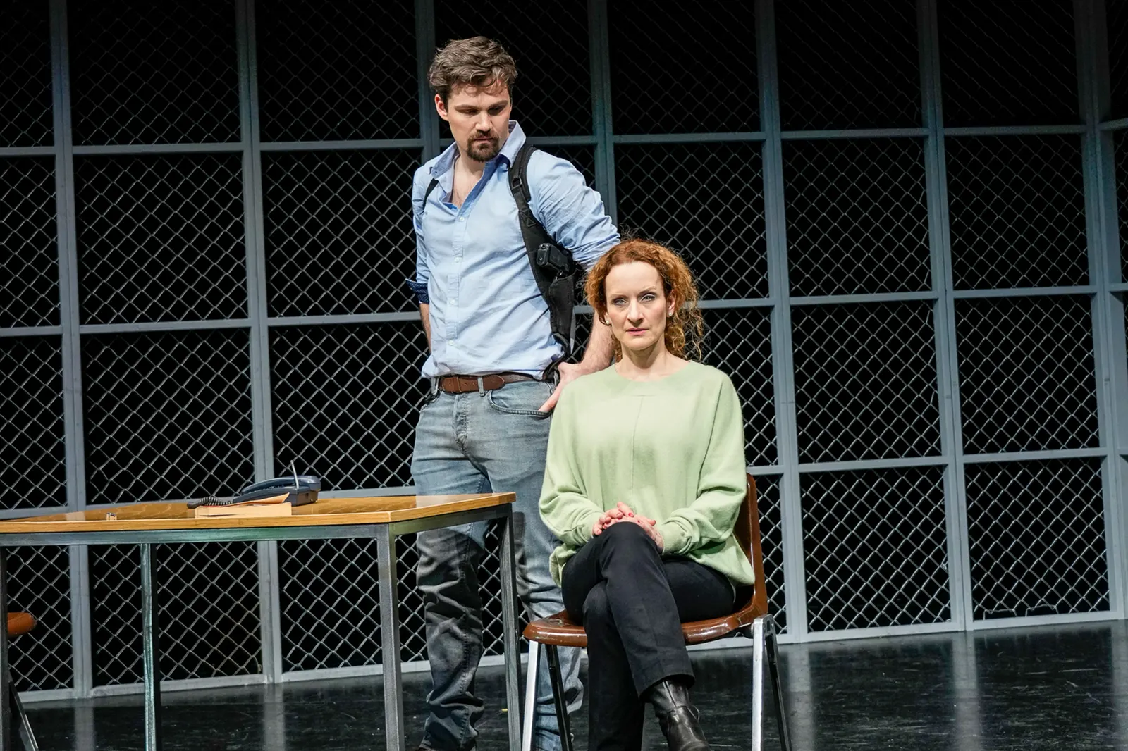HEILIG ABEND Ein Stück für zwei Schauspieler und eine Uhr von Daniel Kehlmann Sebastian Volk und Lisa Wildmann Spielzeit 2022/2023 Premiere: 3.2.2023 im Alten Schauspielhaus Foto: …