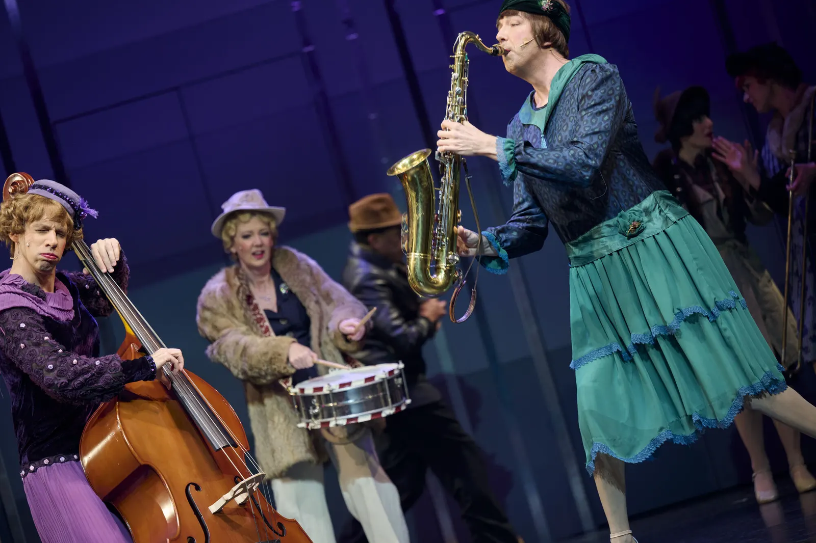 SUGAR Musical von Peter Stone (Buch), Jule Styne (Musik), Bob Merrill (Liedtexte) Spielzeit 2022/2023 / Premiere: 9.12.2022 Björn Schäffer, Maryanne Kelly, Mario Mariano, Samuel Sc…