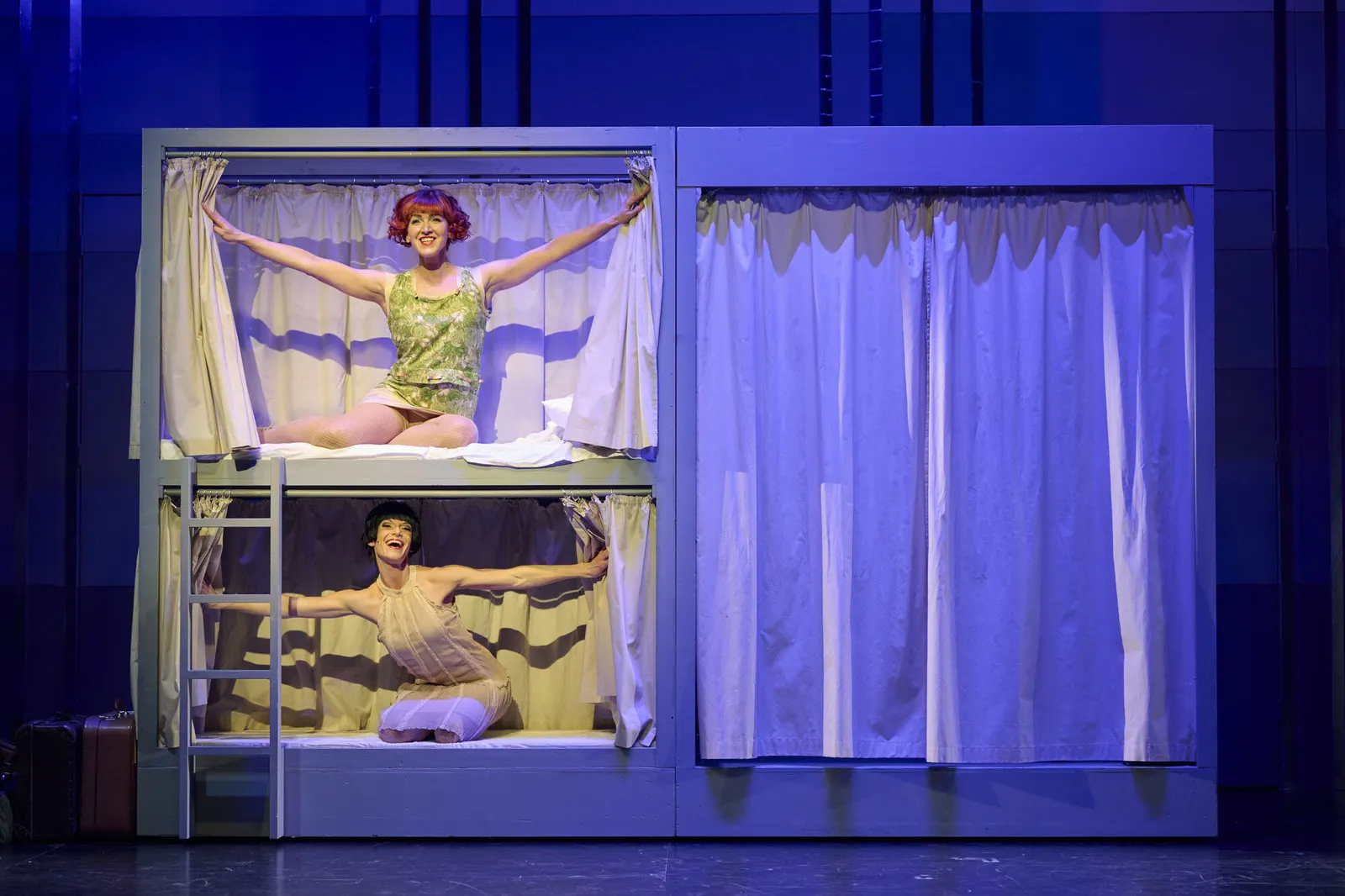 SUGAR Musical von Peter Stone (Buch), Jule Styne (Musik), Bob Merrill (Liedtexte) Spielzeit 2022/2023 / Premiere: 9.12.2022 Petra Pauzenberger, Julia Fechter Foto: Martin Sigmund