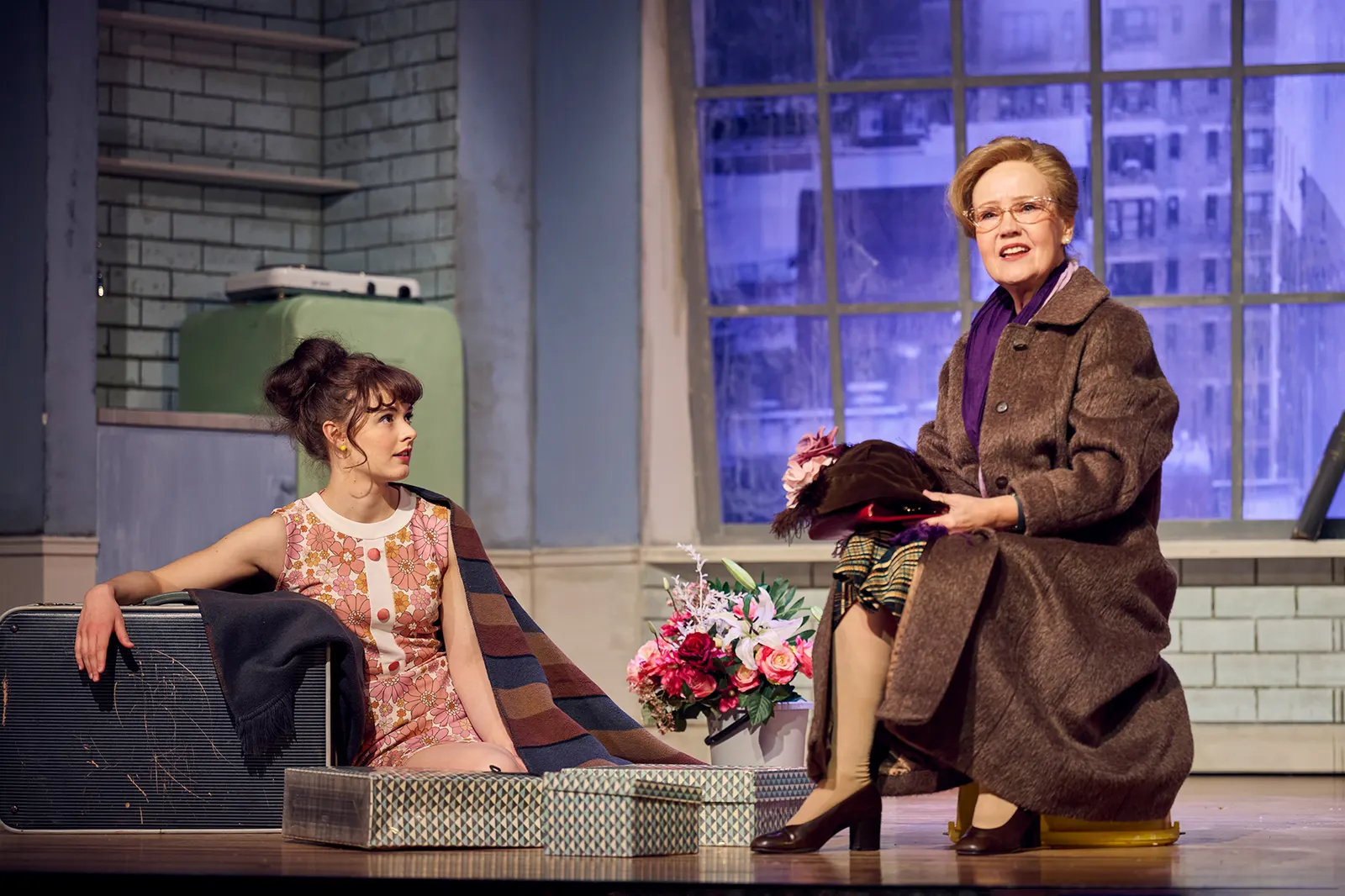 BARFUSS IM PARK Komödie von Neil Simon Spielzeit 2025/2026 / Premiere: 21.11.2025 Hannah Sophie Schad, Bettina Franke Foto: Martin Sigmund