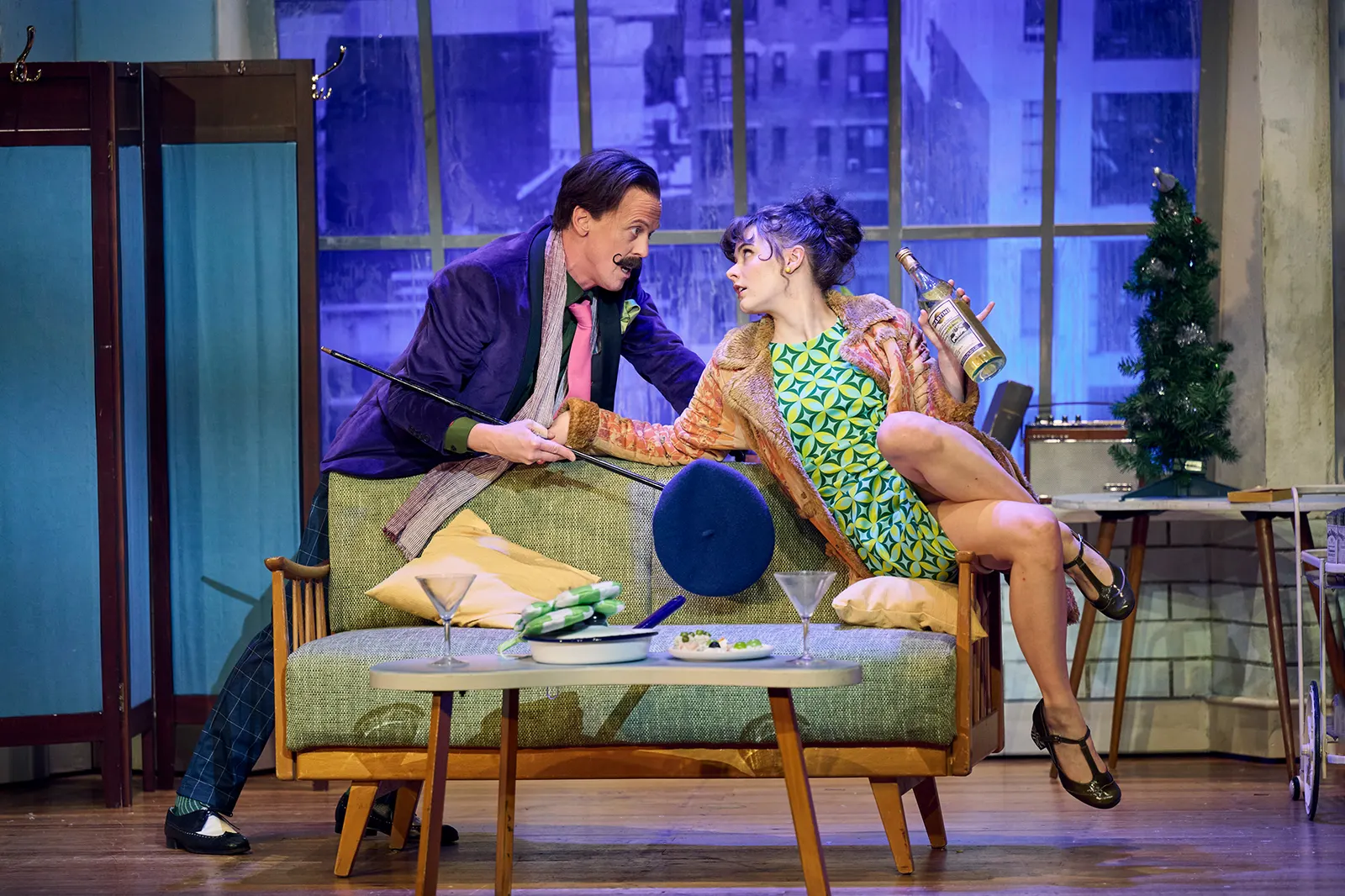 BARFUSS IM PARK Komödie von Neil Simon Spielzeit 2025/2026 / Premiere: 21.11.2025 Marius Hubel, Hannah Sophie Schad Foto: Martin Sigmund